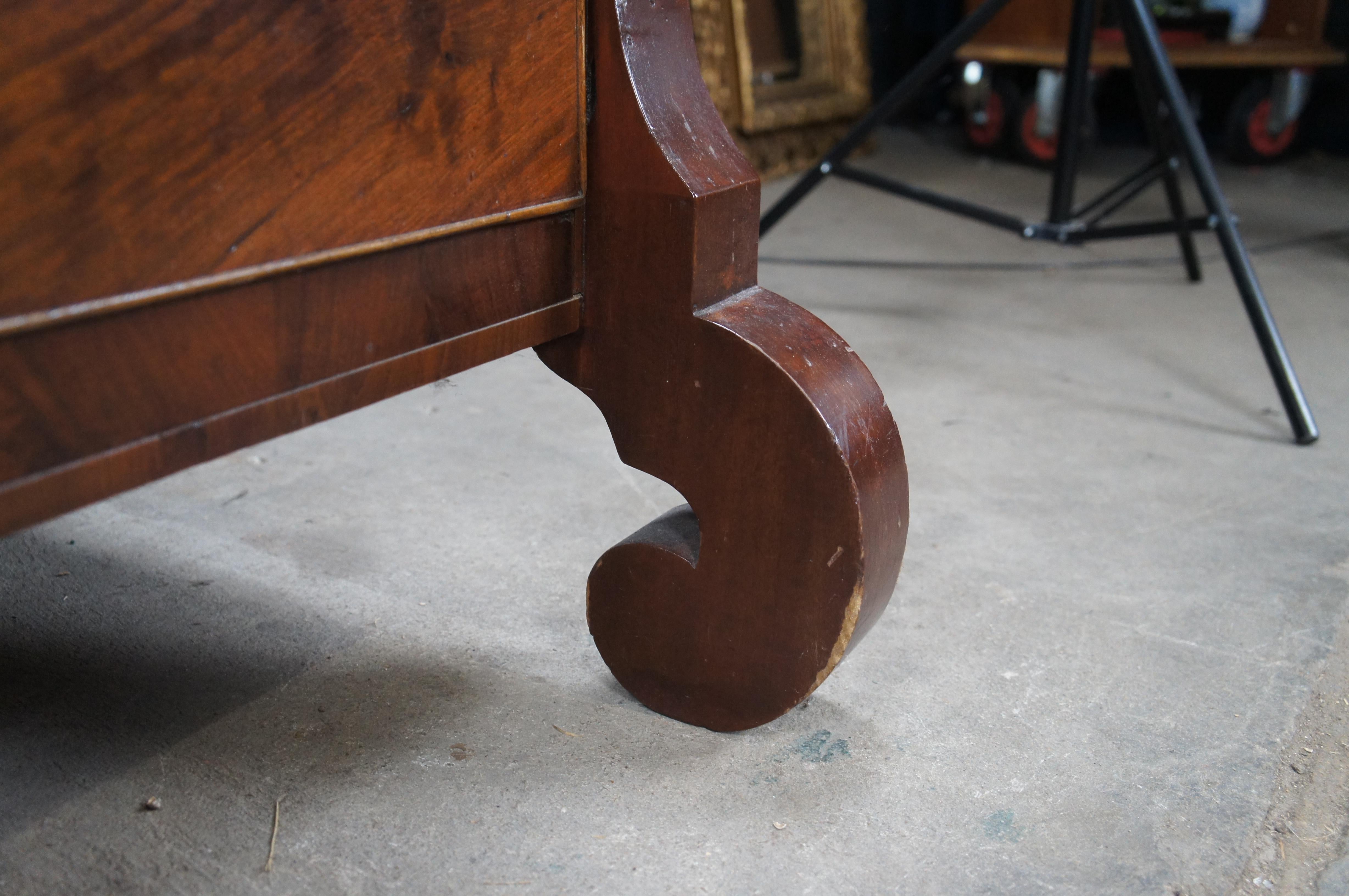 Acajou Ancienne commode en acajou Empire Flame Tallboy Commode à tiroirs 42