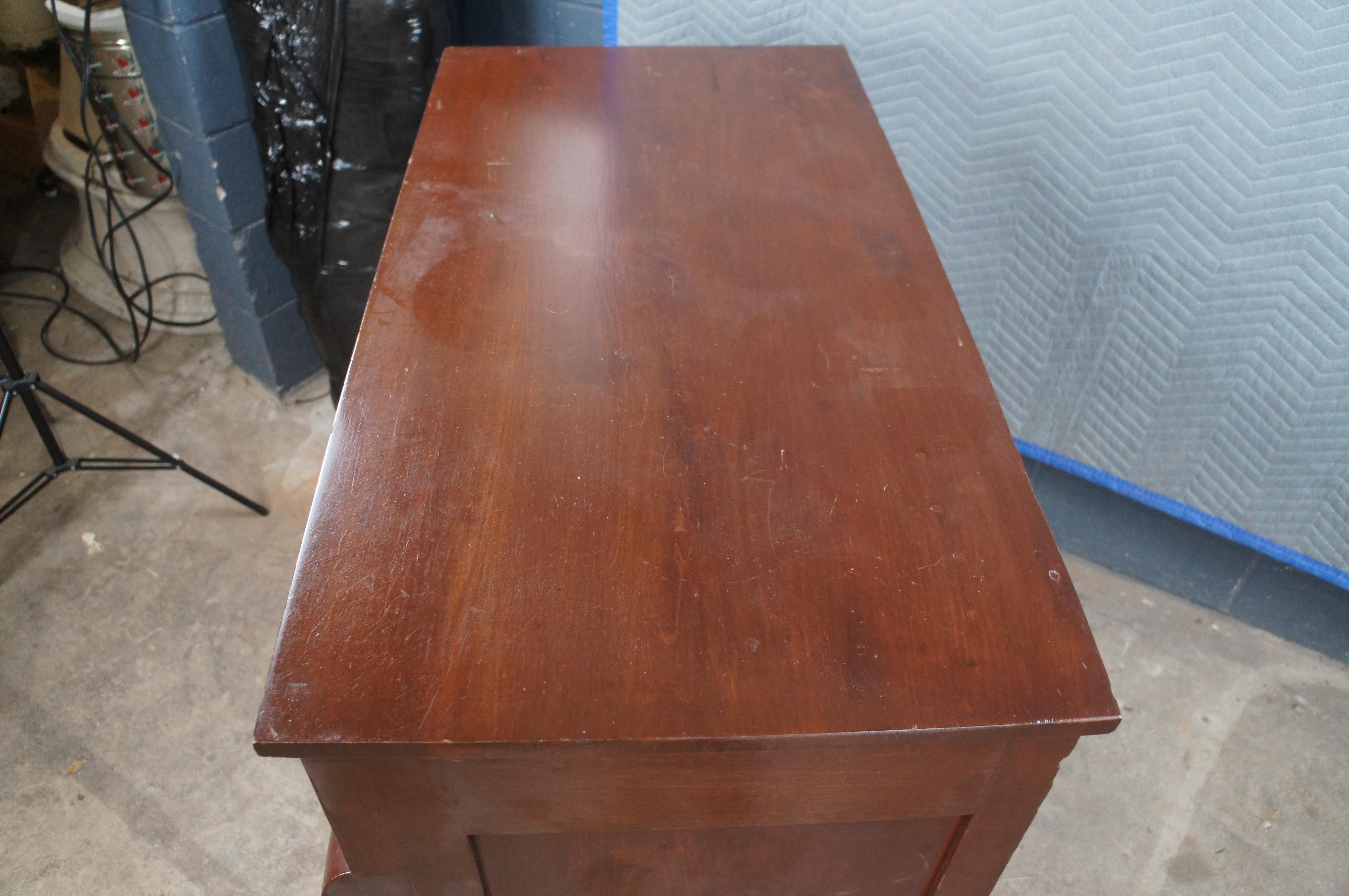 Ancienne commode en acajou Empire Flame Tallboy Commode à tiroirs 42