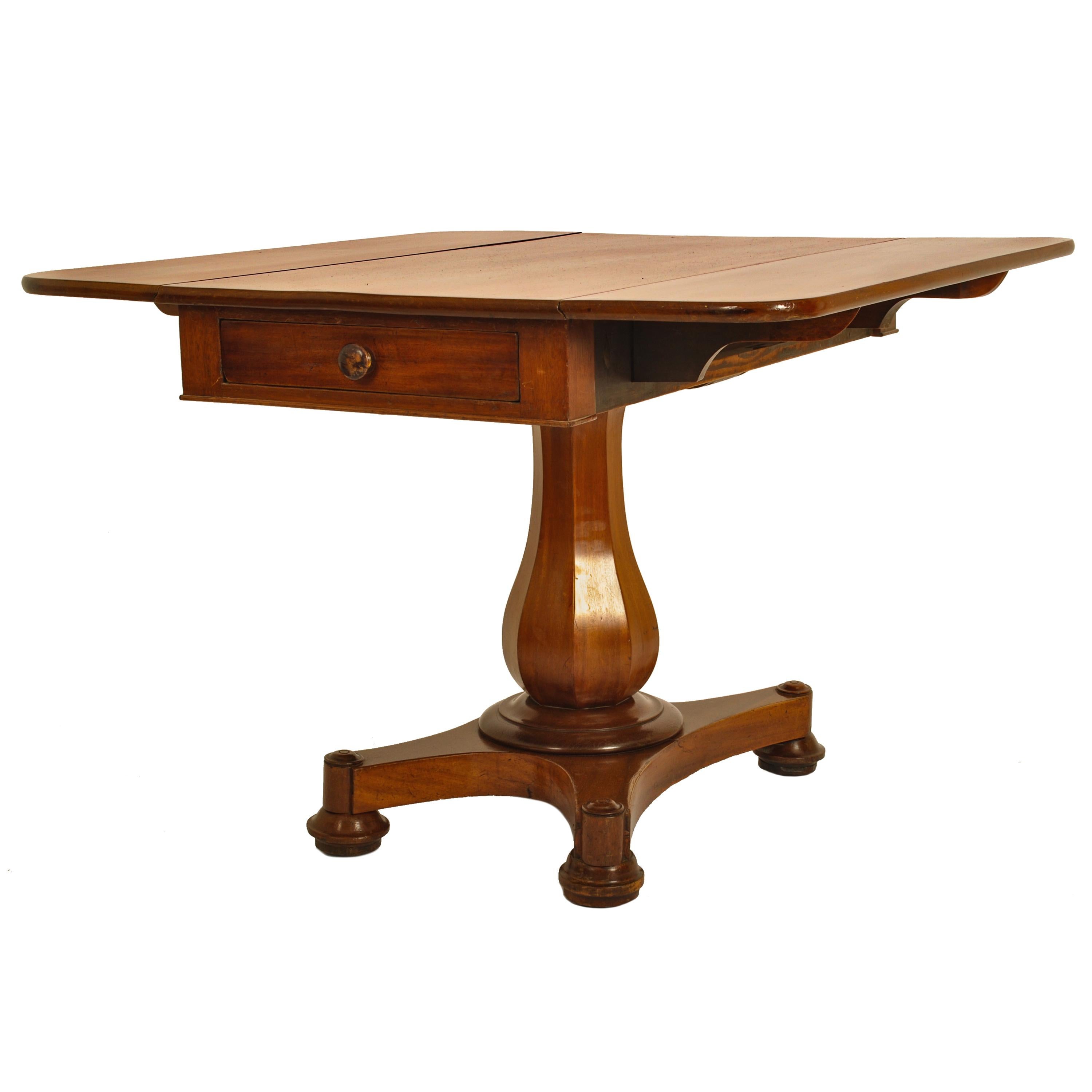 Antique American Empire Mahogany Drop Leaf Pedestal Pembroke Table Maryland 1840 In Good Condition For Sale In Portland, OR