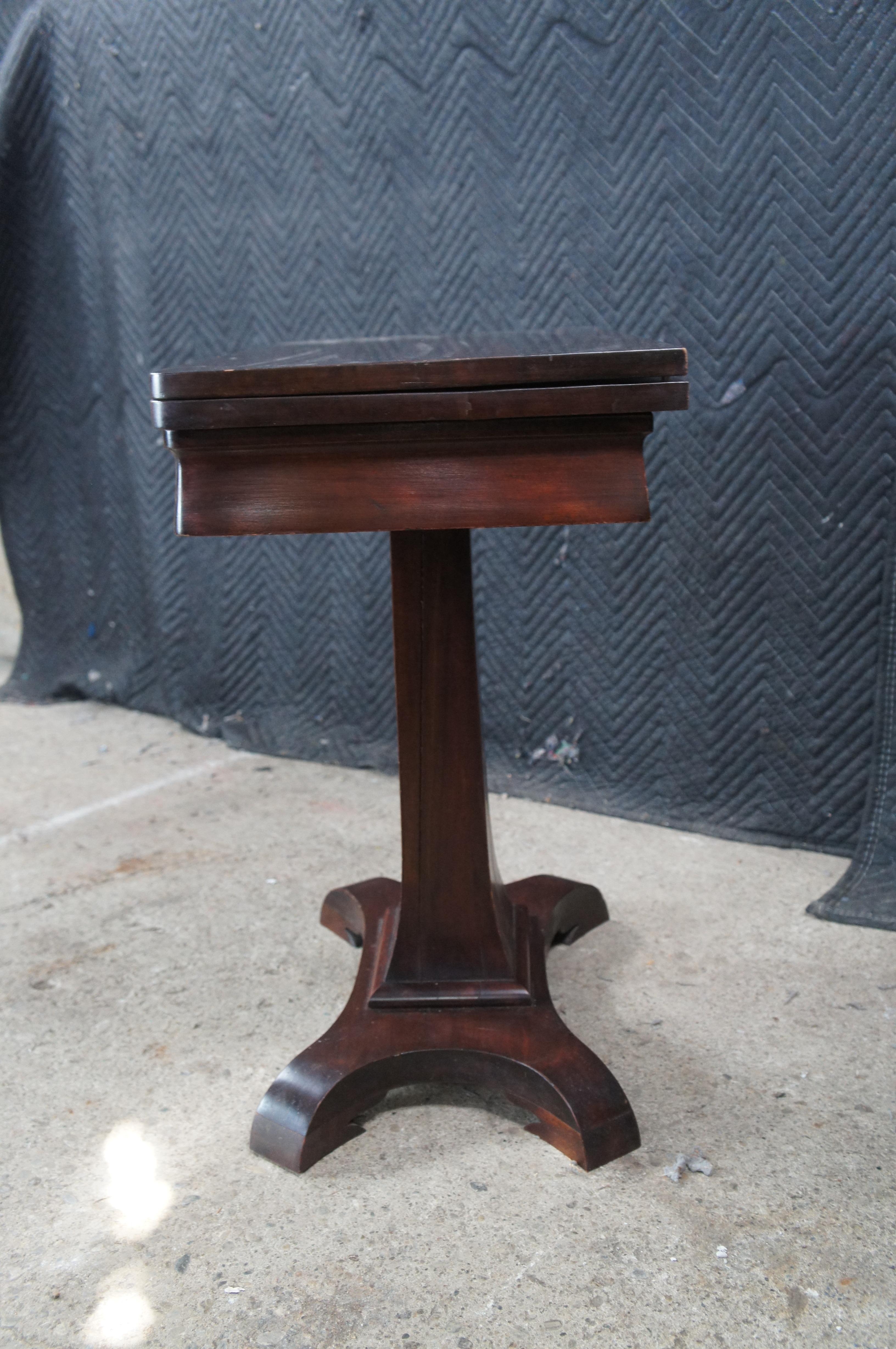 Ancienne table de jeu Empire américaine en acajou Console de cartes Parlor Tea Tab en vente 5