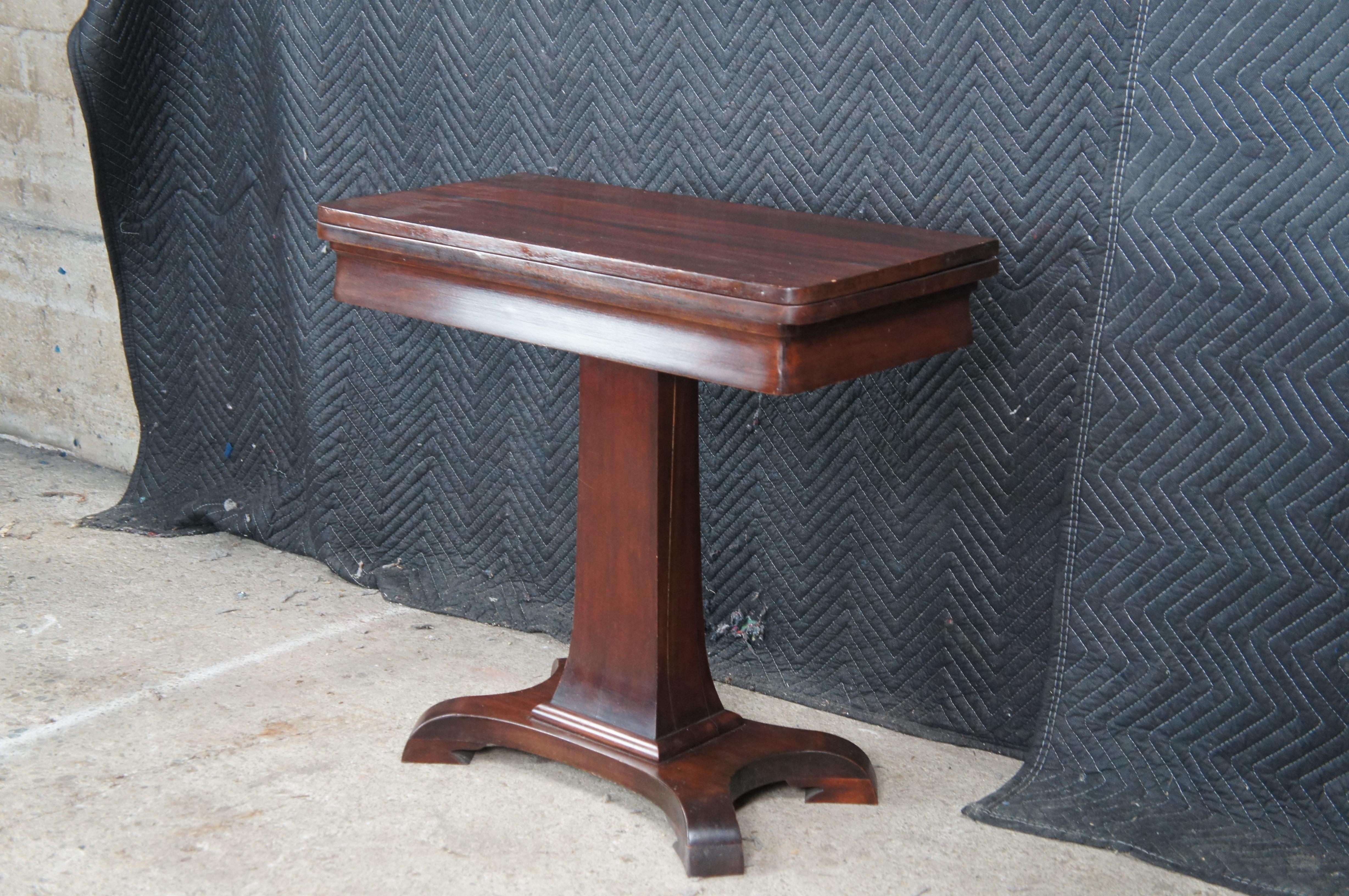 XIXe siècle Ancienne table de jeu Empire américaine en acajou Console de cartes Parlor Tea Tab en vente