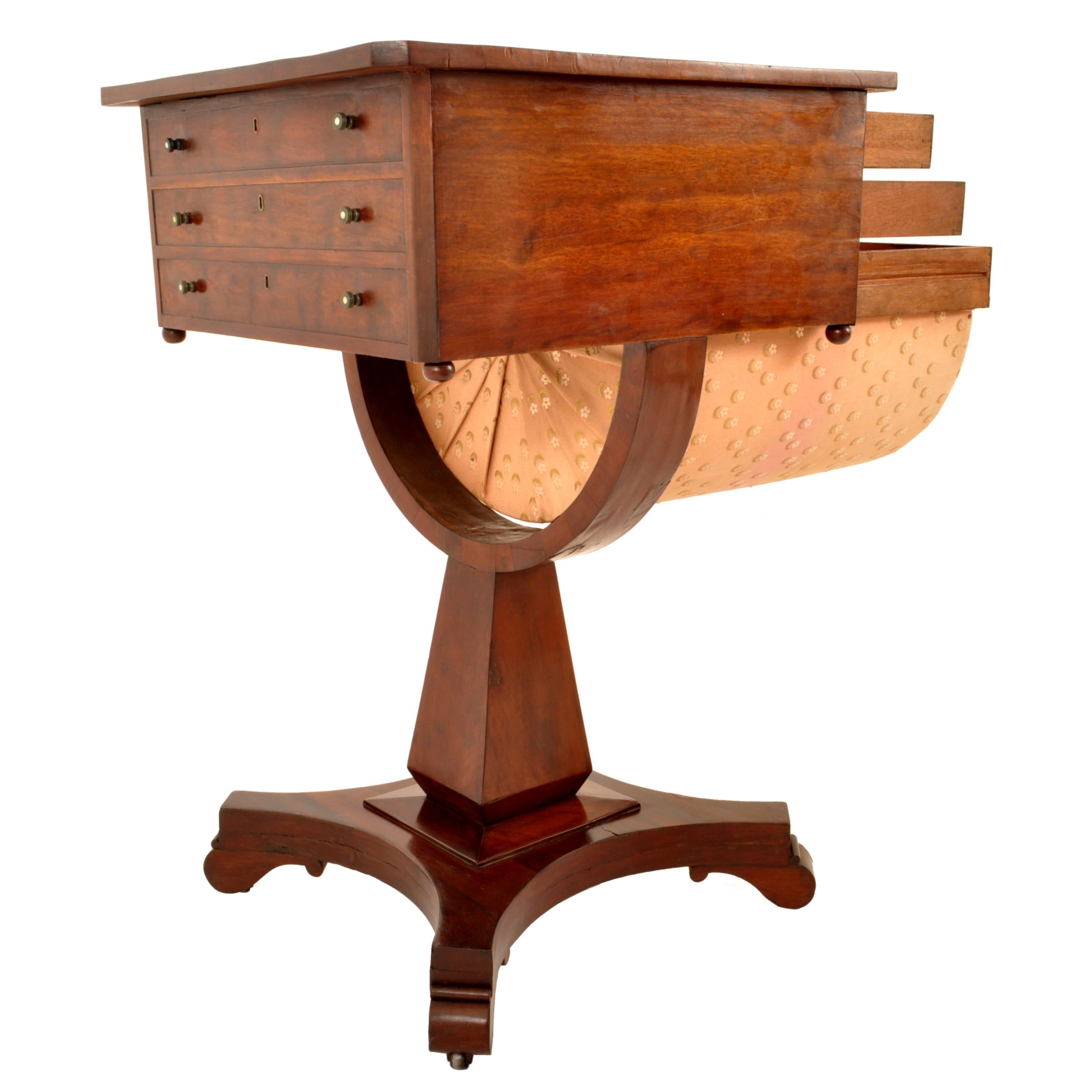 Antique American Empire Mahogany Pedestal Sewing Work Table New York Circa 1840 For Sale 5