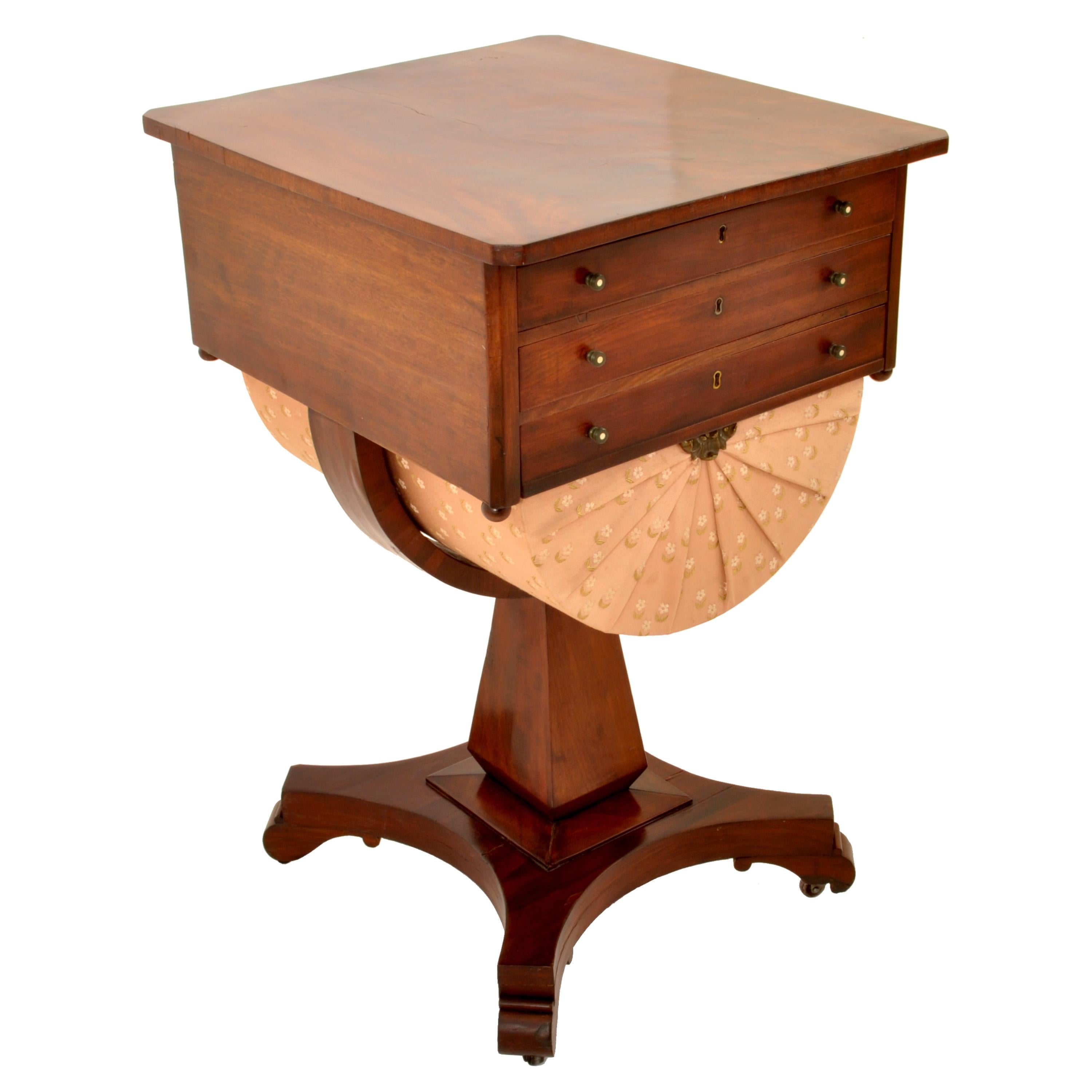 Antique American Empire Mahogany Pedestal Sewing Work Table New York Circa 1840 For Sale 3