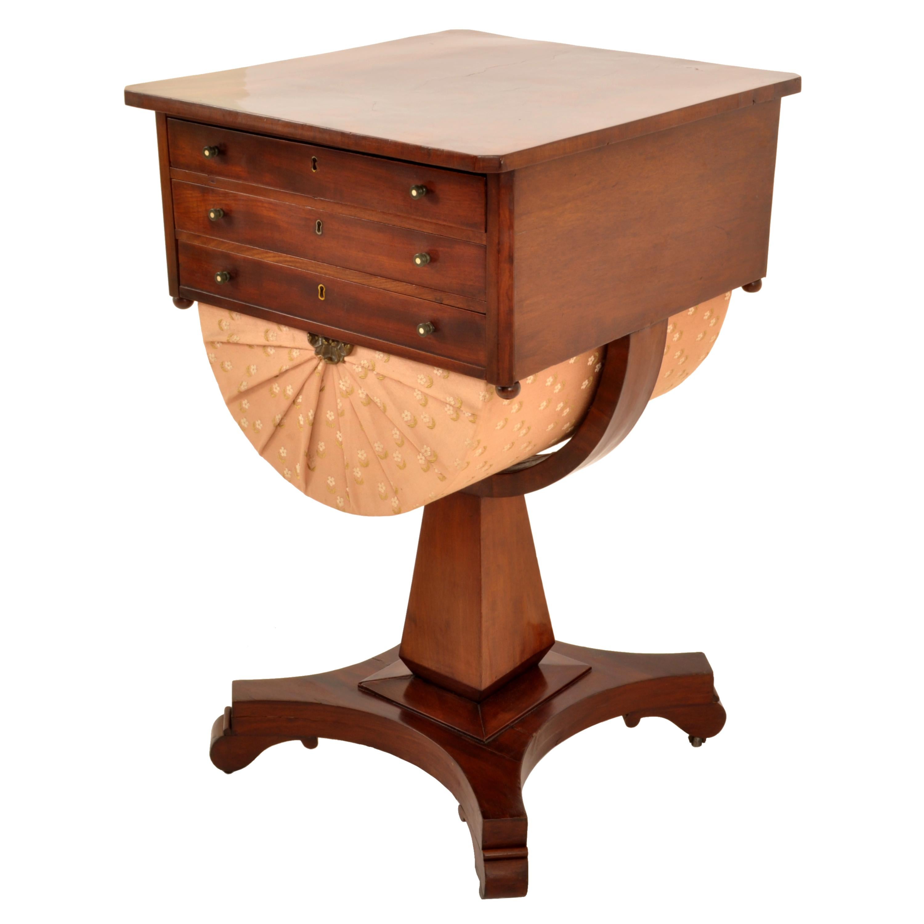 Antique American Empire Mahogany Pedestal Sewing Work Table New York Circa 1840 For Sale 4