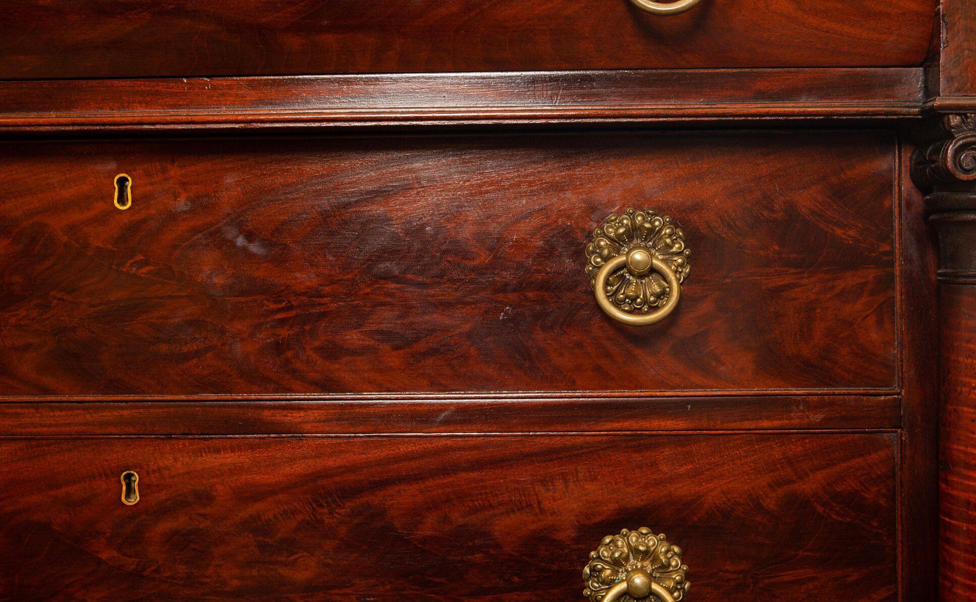 Mid-19th Century Antique American Empire Mahogany Wood 4-Drawer Chest, circa 1800-1840 For Sale
