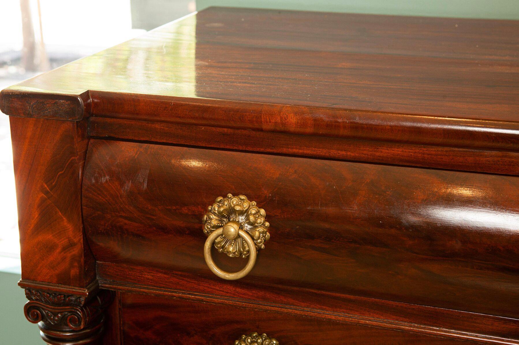 Antique American Empire Mahogany Wood 4-Drawer Chest, circa 1800-1840 For Sale 3