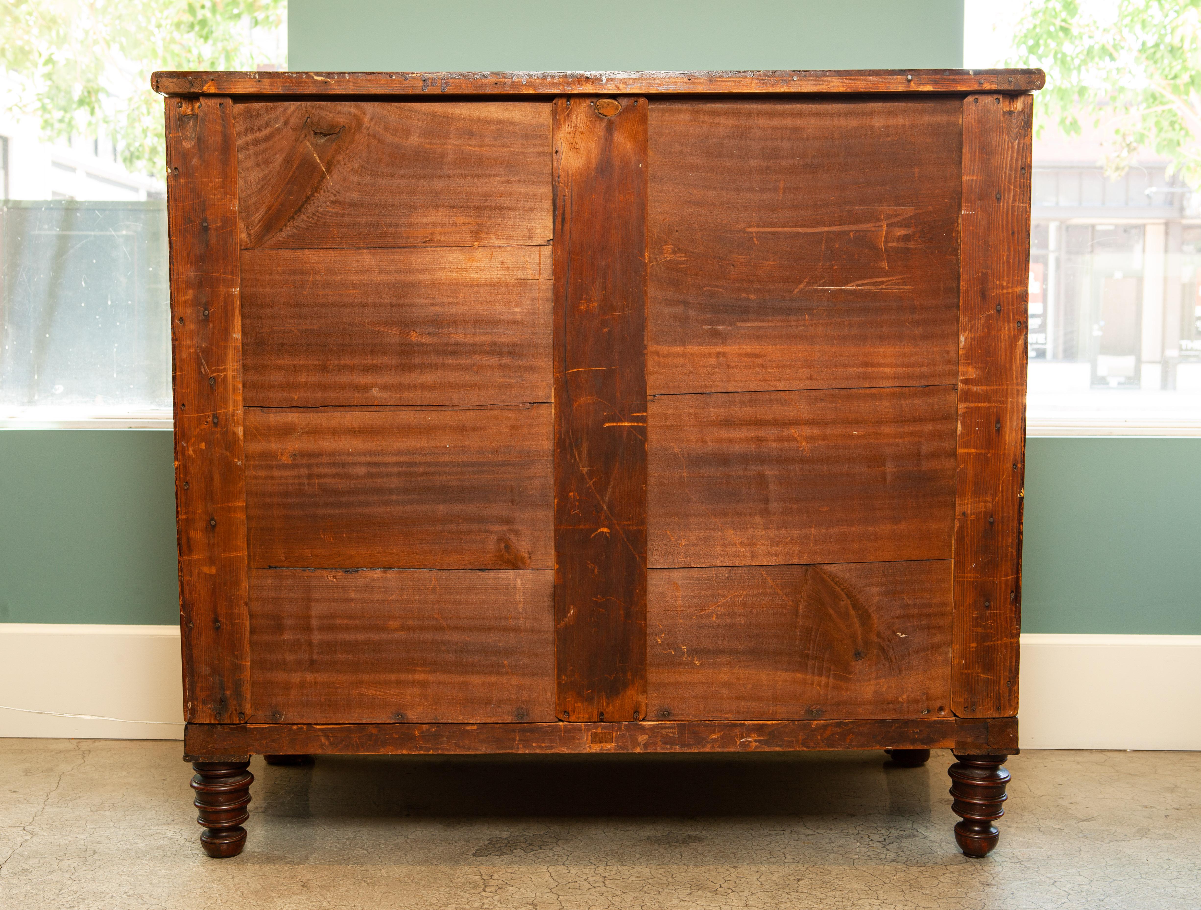 Antique American Empire Mahogany Wood 4-Drawer Chest, circa 1800-1840 2