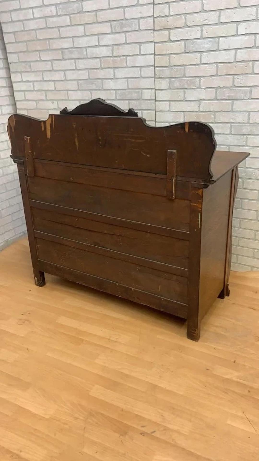 Antique American Empire Quarter Sawn Oak Buffet / Sideboard or Bar Cabinet In Good Condition In Chicago, IL