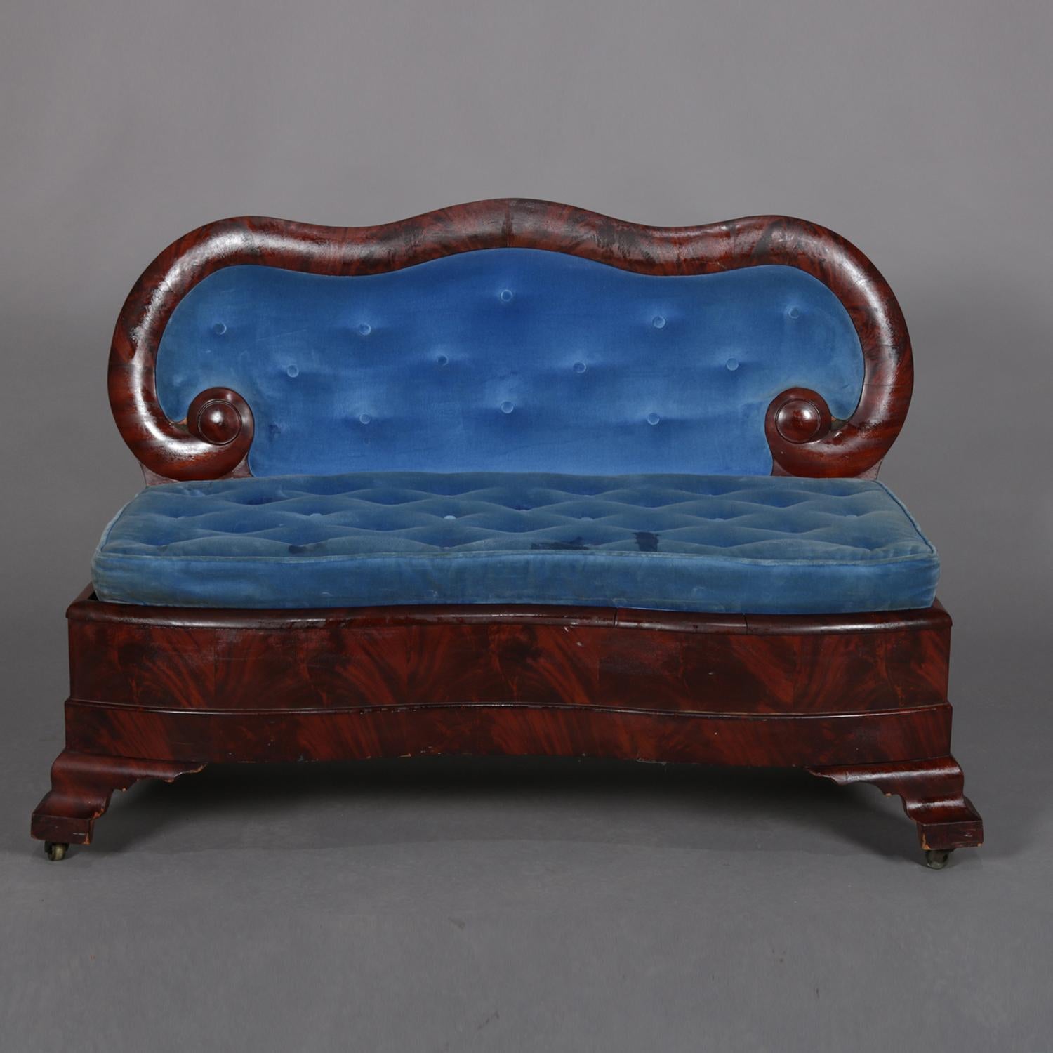 Antike amerikanische Empire Quervelle Schule Mahagoni & Samt Slipper Sofa 1