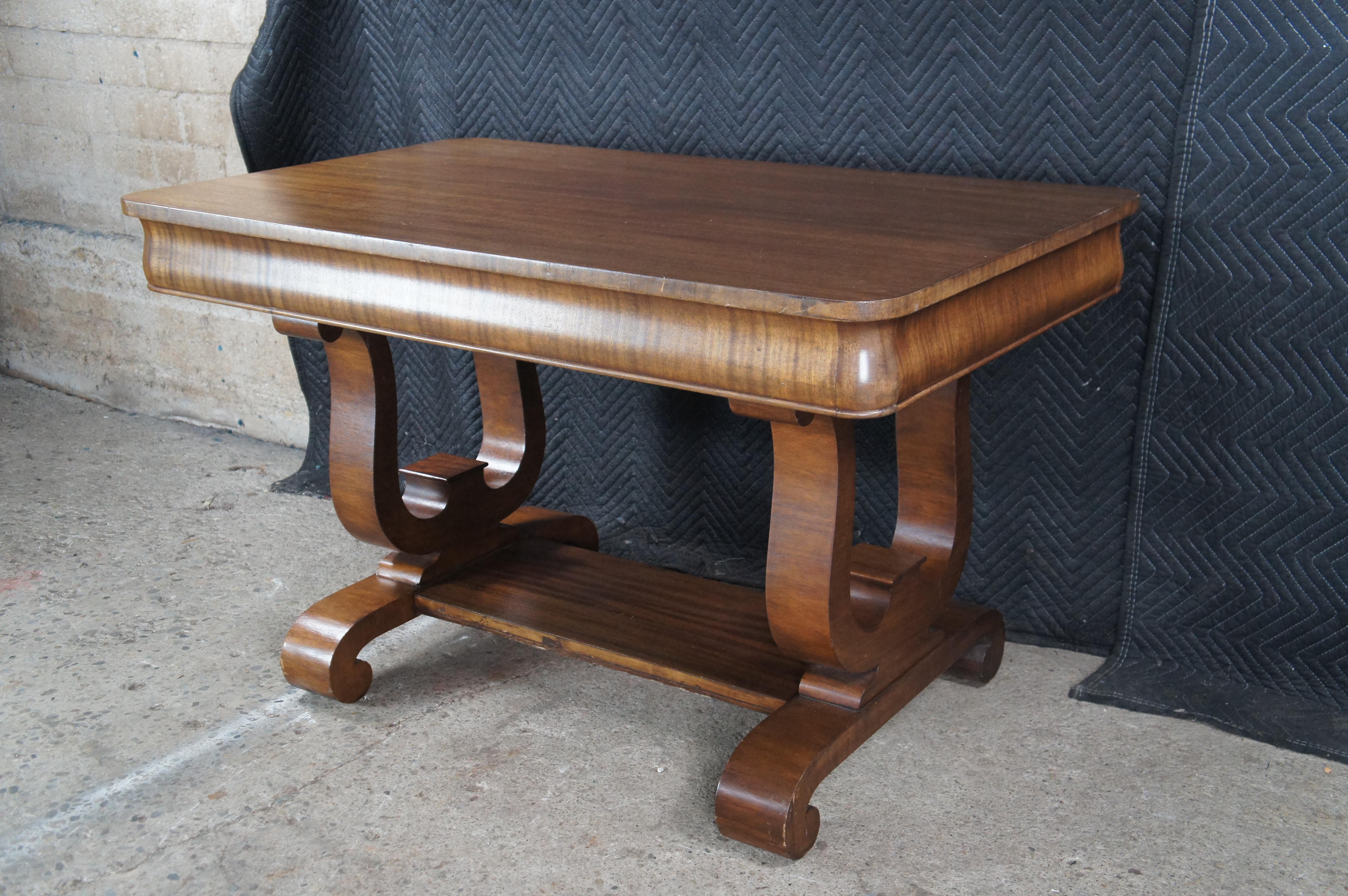 Antiguo Escritorio de caoba estilo Imperio americano Mesa de biblioteca Base de arpa de lira en venta 3