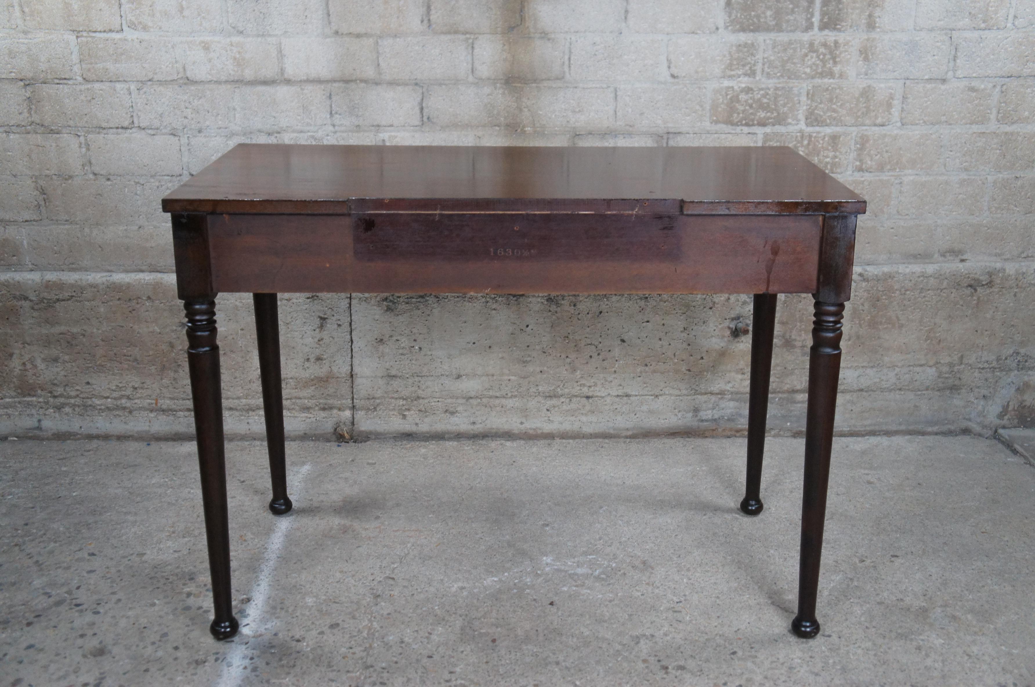 Ancienne table d'écriture de bibliothèque en acajou de style Empire Antique Bureau Vanity en vente 3