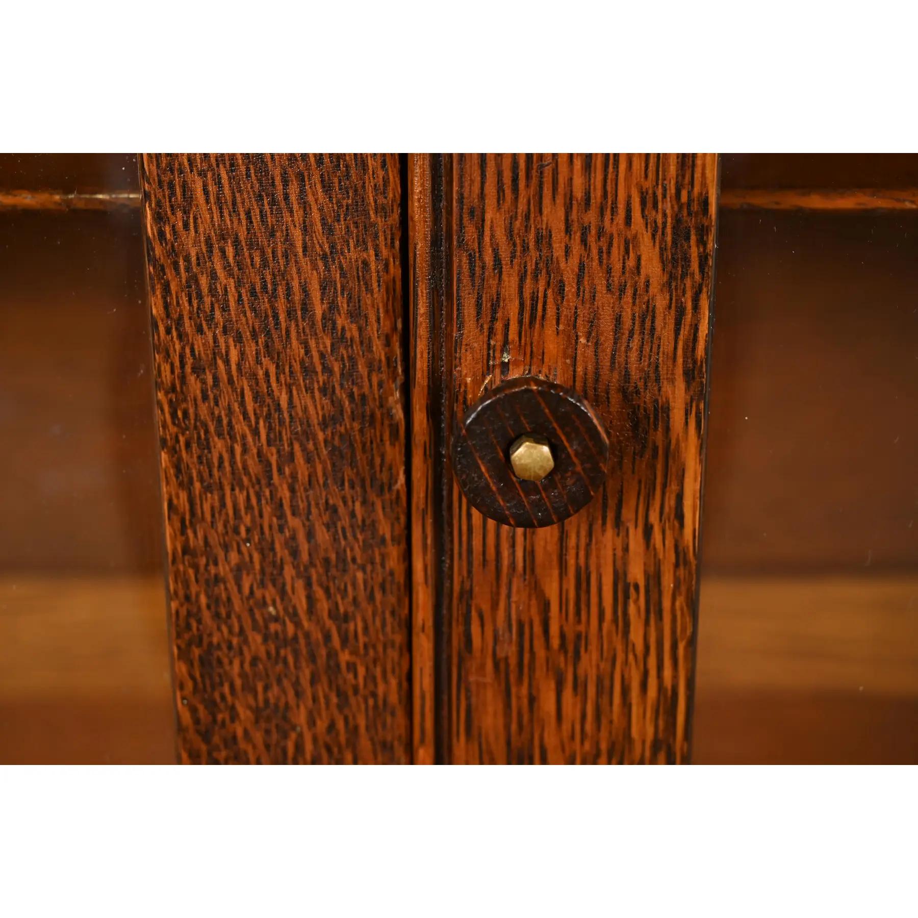 Antica libreria americana Empire Tiger Oak di Rockford Furniture, 1900 1
