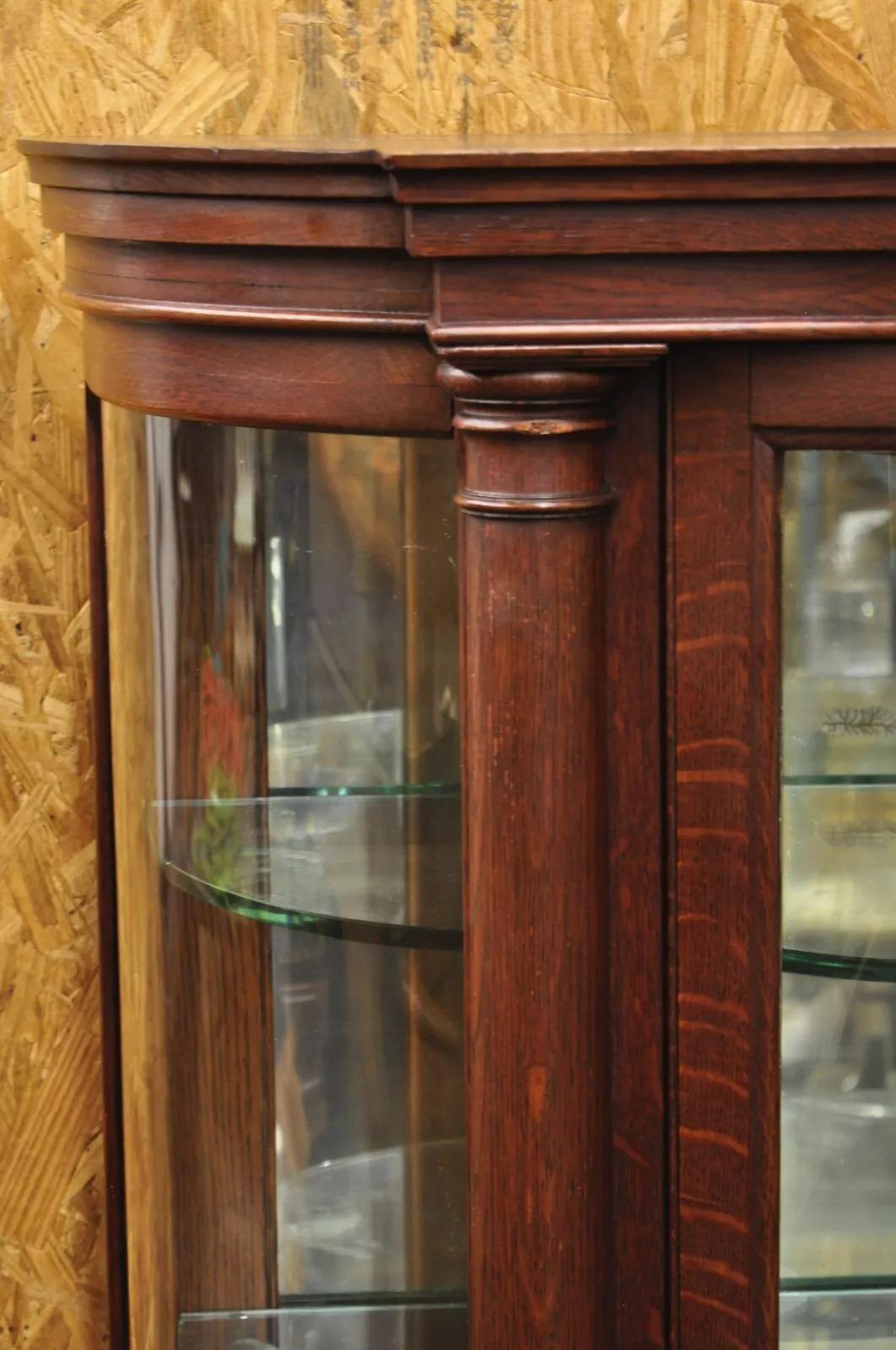 Antiker viktorianischer amerikanischer Empire-Schrank Curio aus Eichenholz und geschwungenem Glas, China im Angebot 5