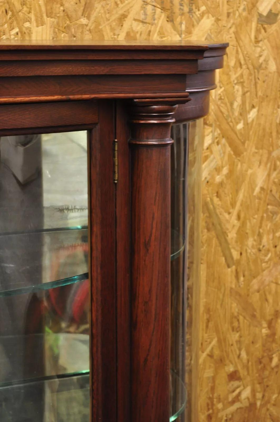 Antiker viktorianischer amerikanischer Empire-Schrank Curio aus Eichenholz und geschwungenem Glas, China (Unbekannt) im Angebot