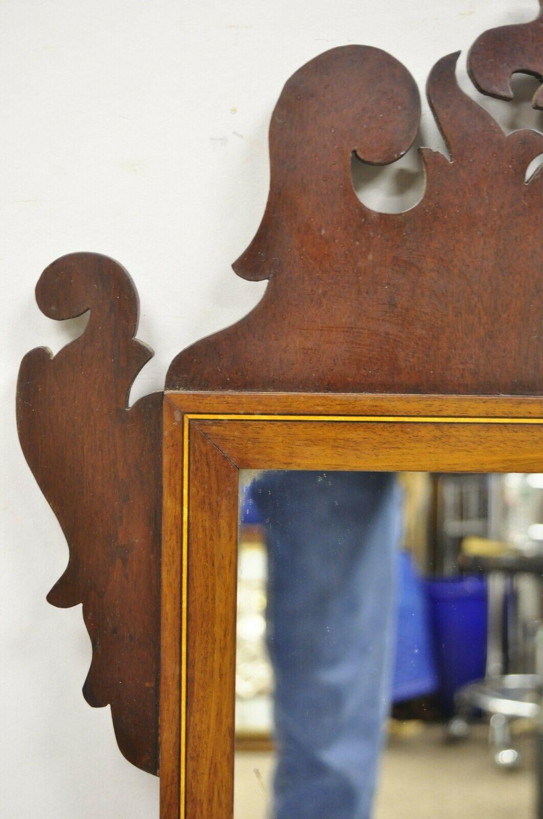 Antique American Federal Broken Arch Mahogany Mirror with Urn Inlay In Good Condition For Sale In Philadelphia, PA