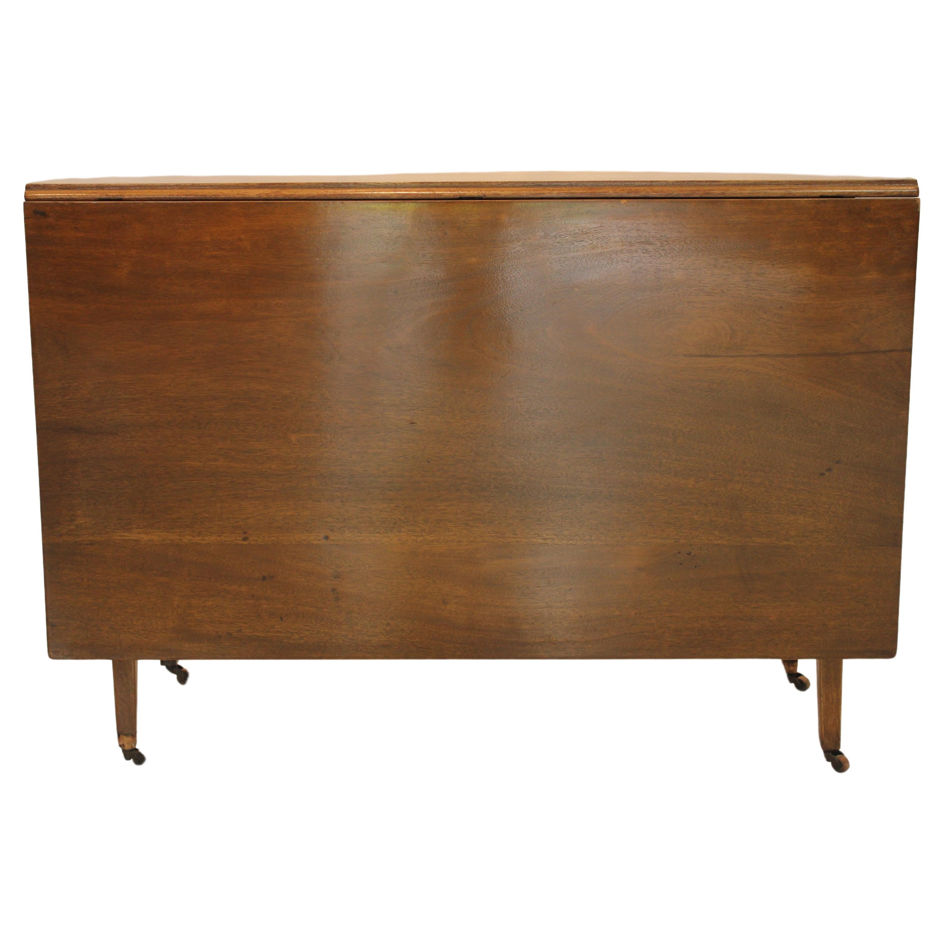 Age: 1800 - 1850

Furniture Style: American Federal (1780 - 1820)

Overall Dimensions: 60