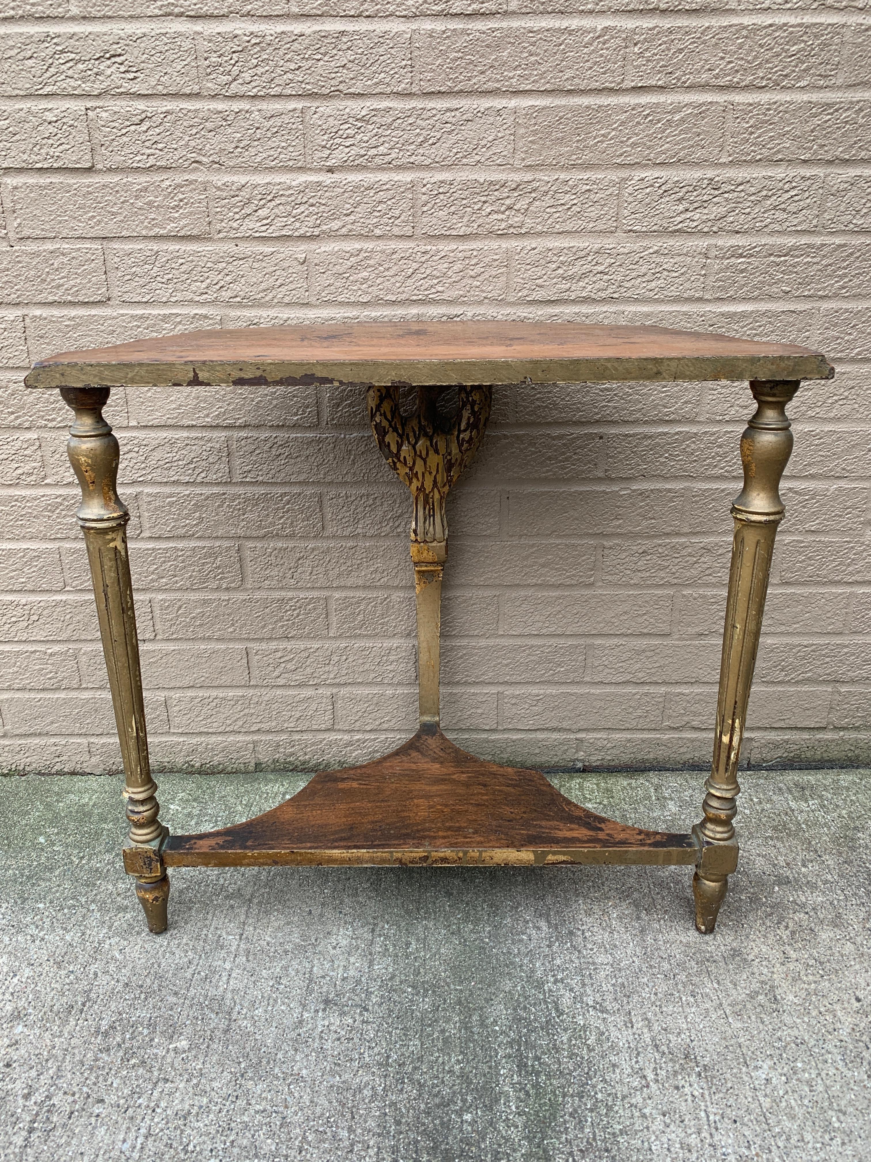 Antique American Federal Eagle Walnut Side Table, Mid 19th Century For Sale 10