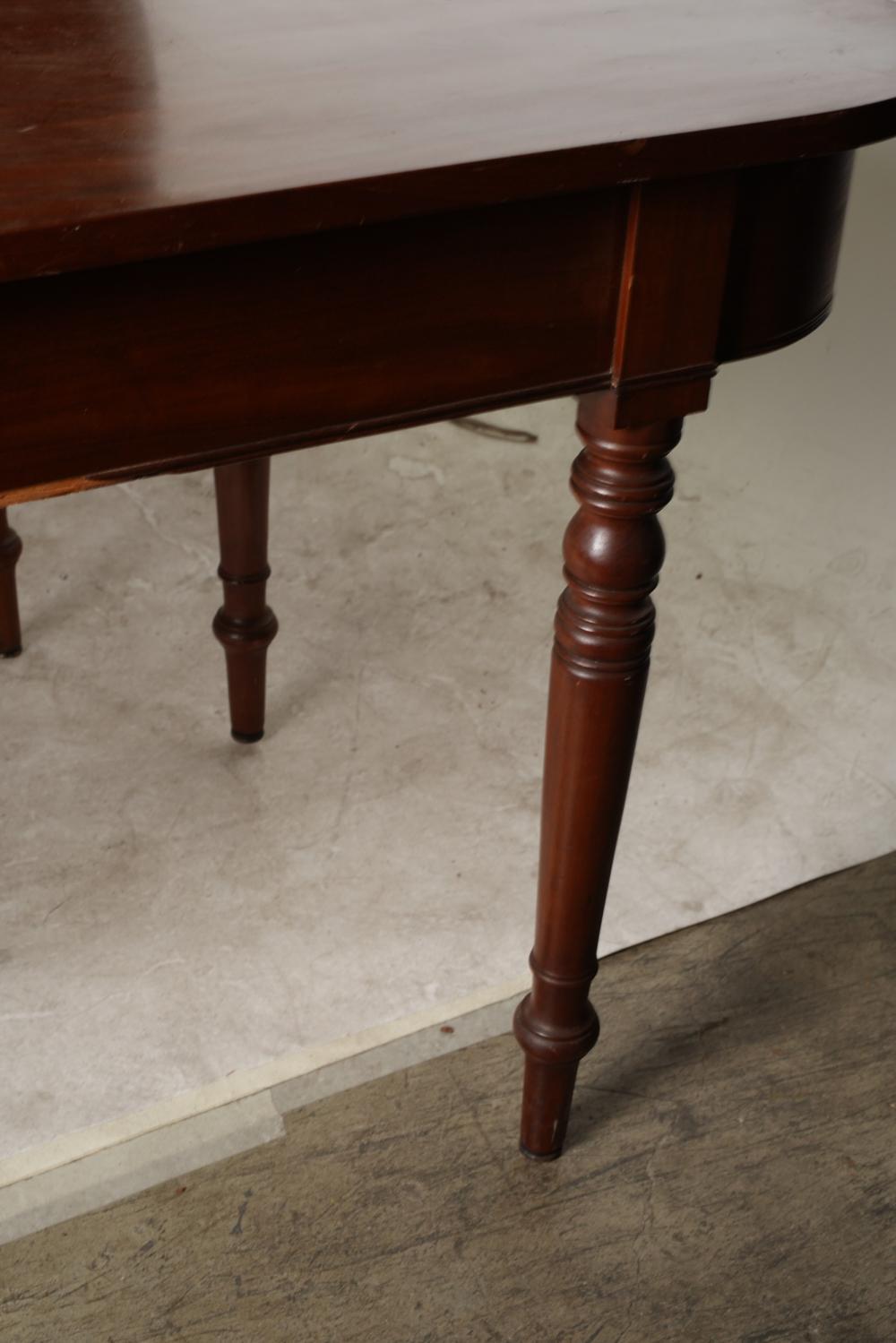 19th Century Antique American Federal Mahogany Banquet Dining Table For Sale