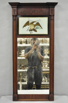 Antique American Federal Mahagoni Reverse Painted Eagle Trumeau Wandspiegel