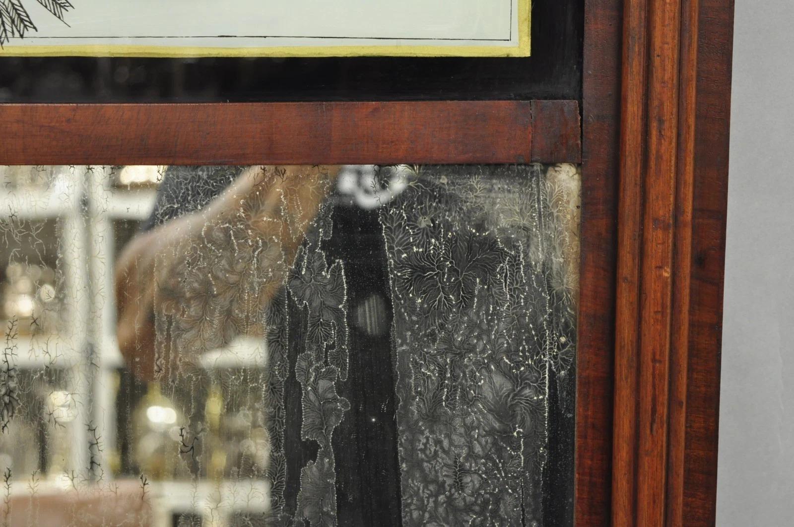 Antique Mirror americano Feder in mogano dipinto a rovescio con l'aquila Trumeau in vendita 1