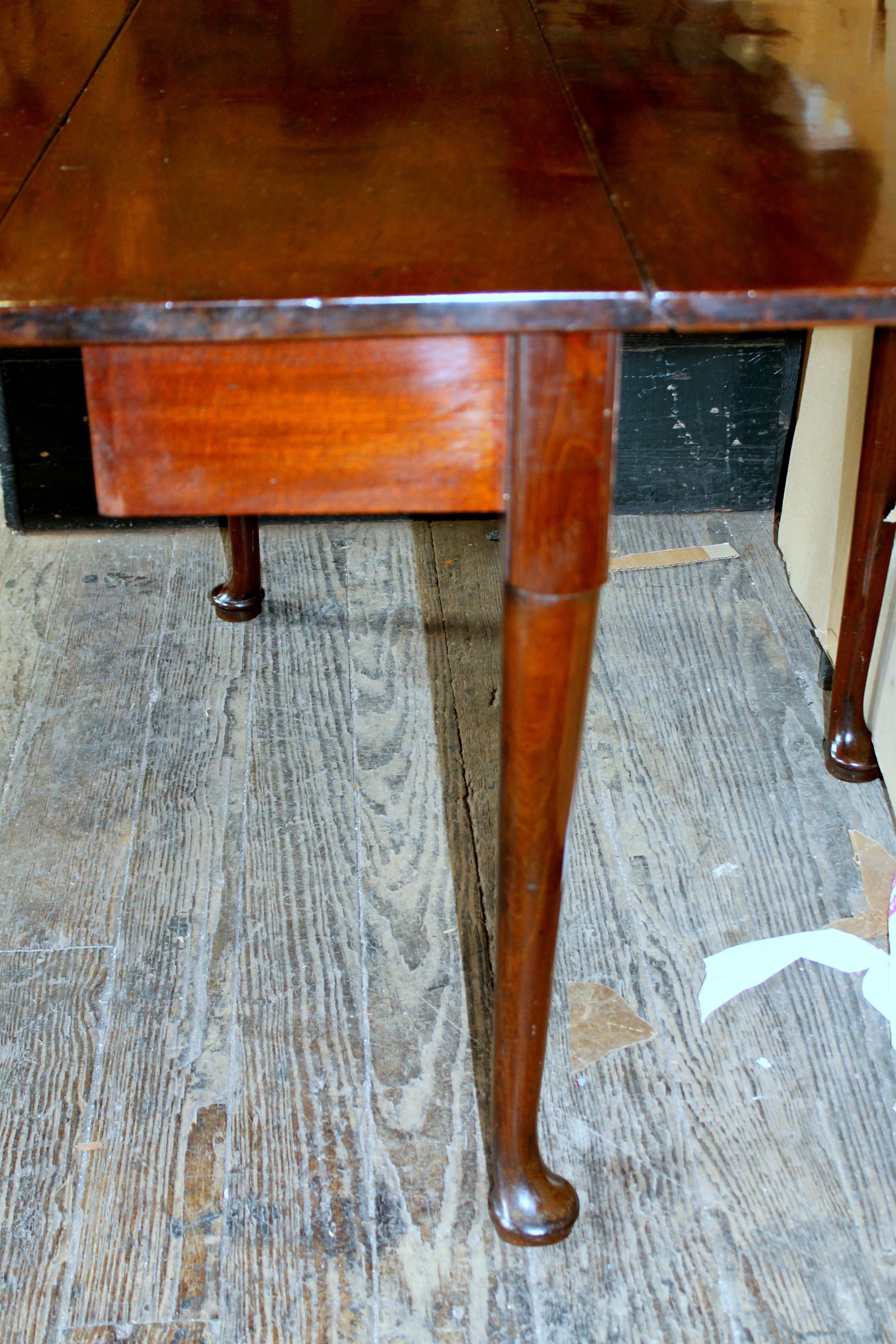 Antique American Federal Period Solid Mahogany Queen Anne Style Drop-Leaf Table 6