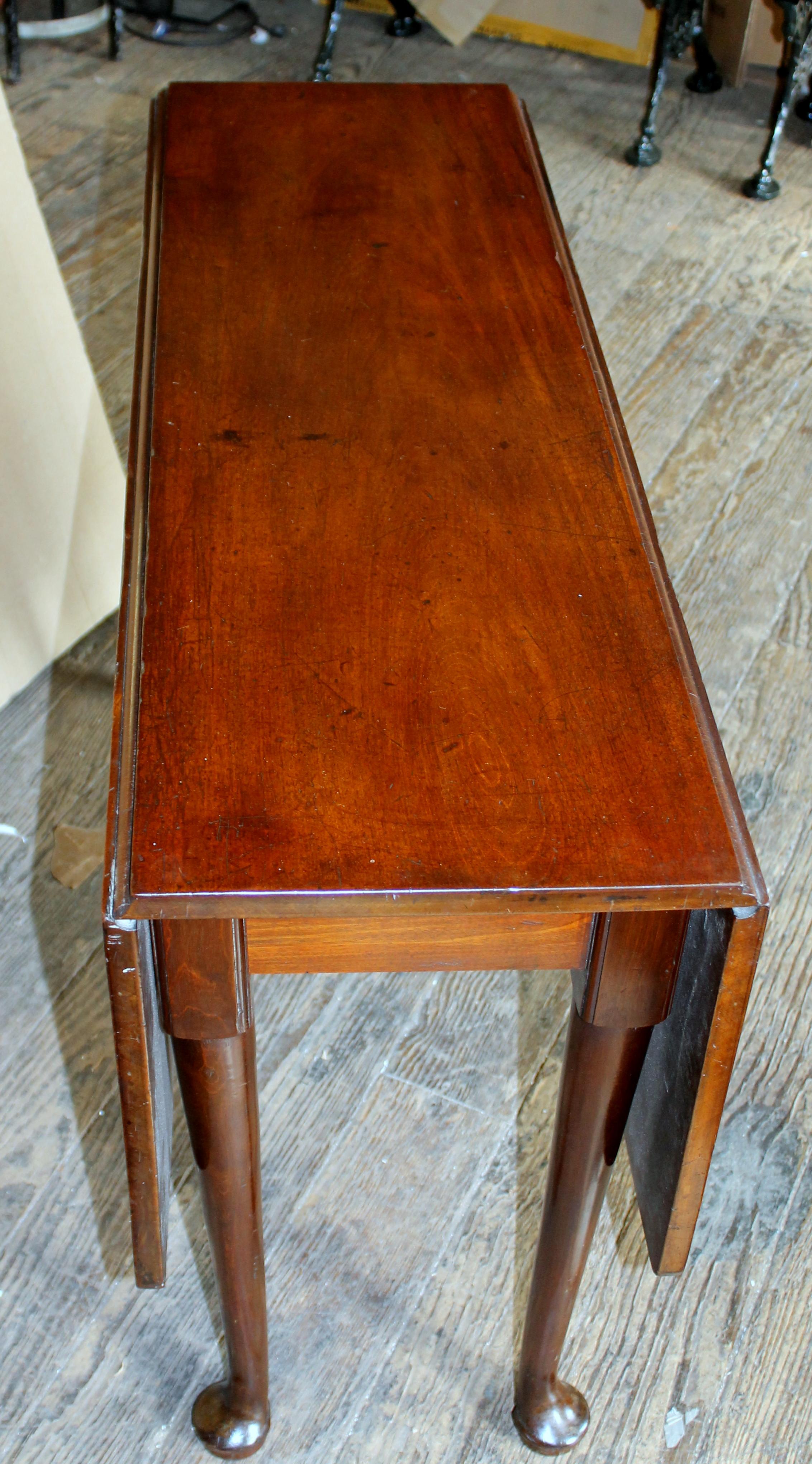18th Century Antique American Federal Period Solid Mahogany Queen Anne Style Drop-Leaf Table