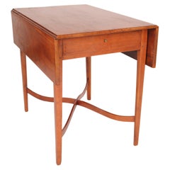 Antique American Federal Style Drop Leaf Table