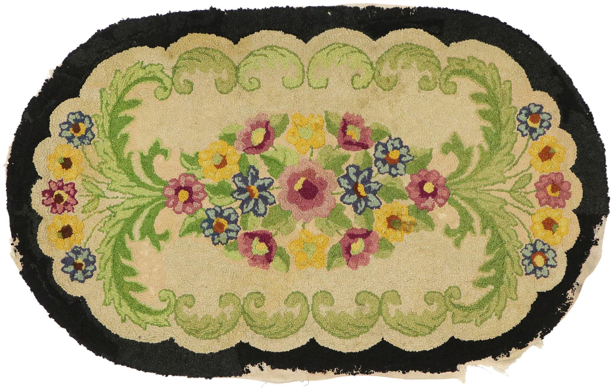 Antique American Floral Hooked Oval Rug with English Country Chintz Style In Distressed Condition For Sale In Dallas, TX
