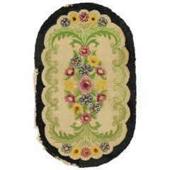Antique American Floral Hooked Oval Rug with English Country Chintz Style