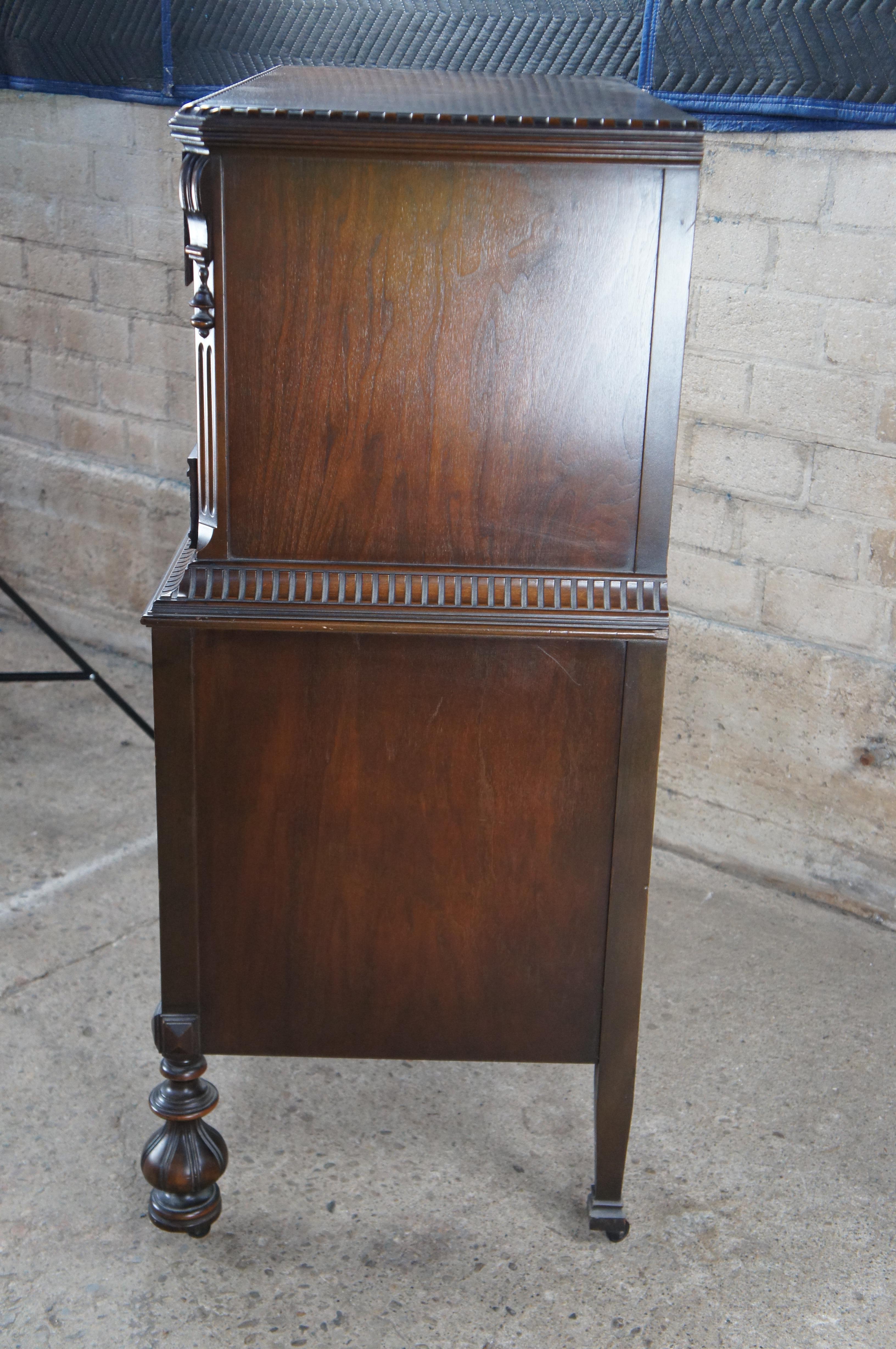 American Furniture Jacobean Walnut Tallboy Dresser Chest Drawers (commode à tiroirs) en noyer en vente 5