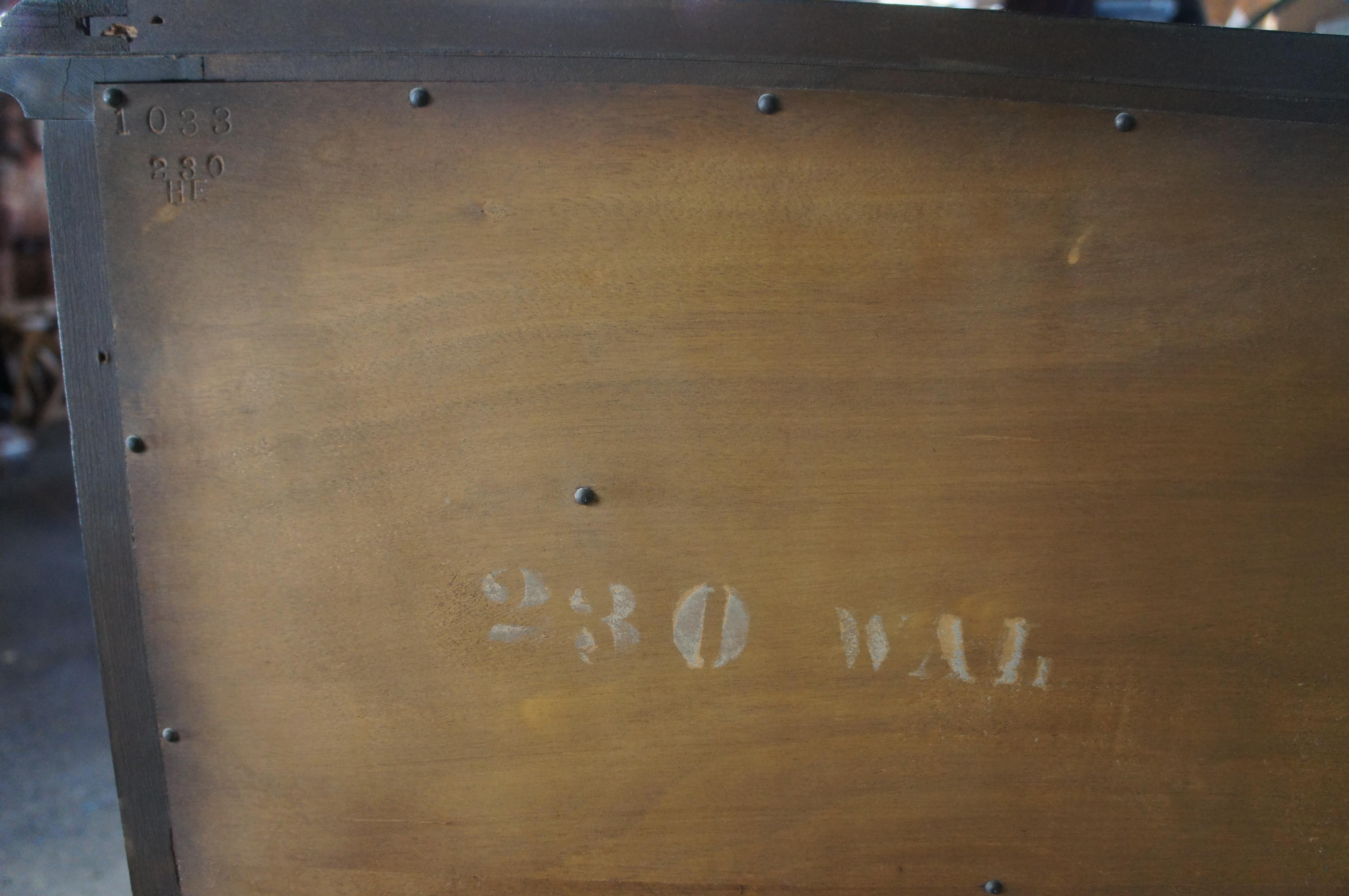 American Furniture Jacobean Walnut Tallboy Dresser Chest Drawers (commode à tiroirs) en noyer en vente 6