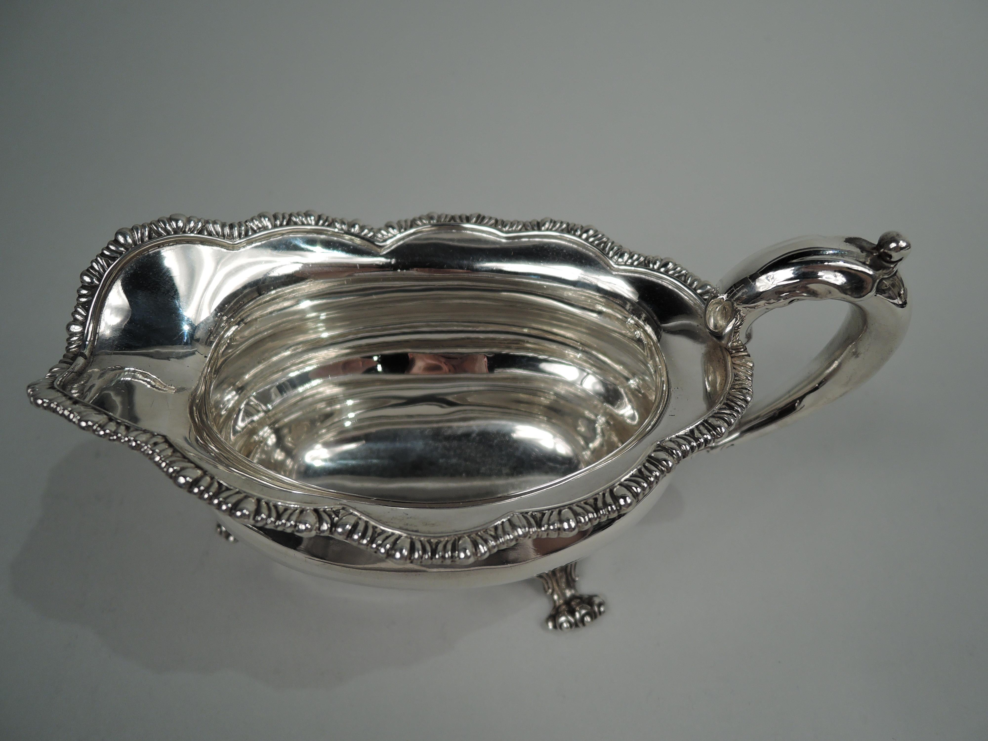Antique American Georgian Sterling Silver Sauceboat In Good Condition For Sale In New York, NY