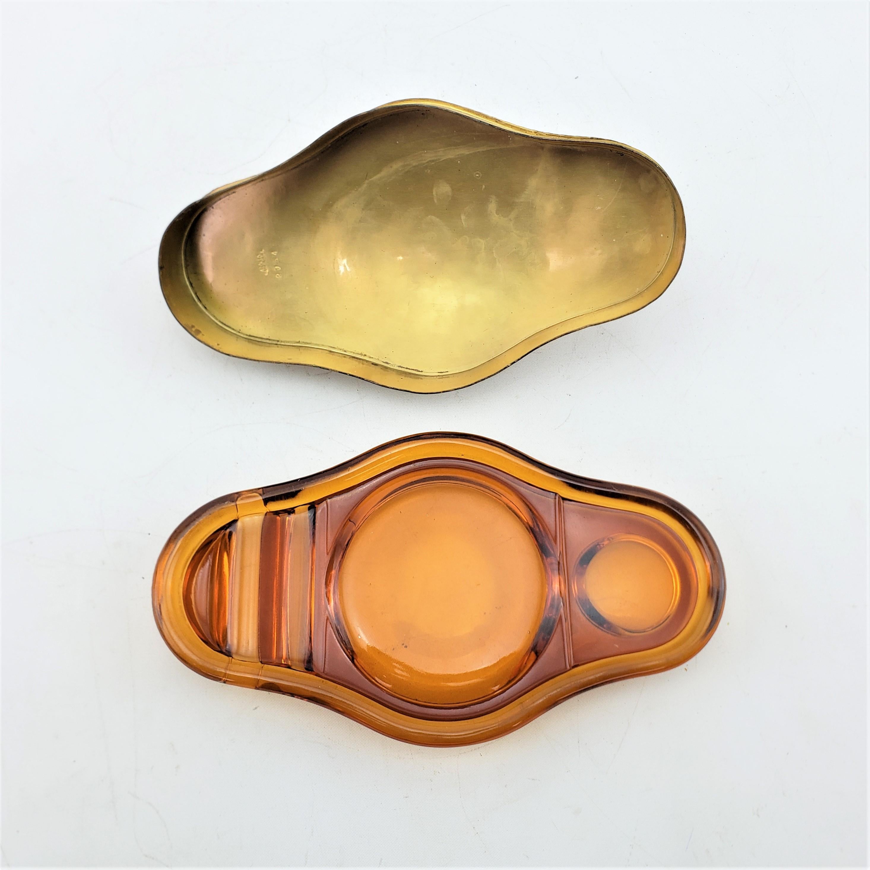 Ancienne boîte ou vide-poche décorative américaine en verre doré et encastré en vente 4