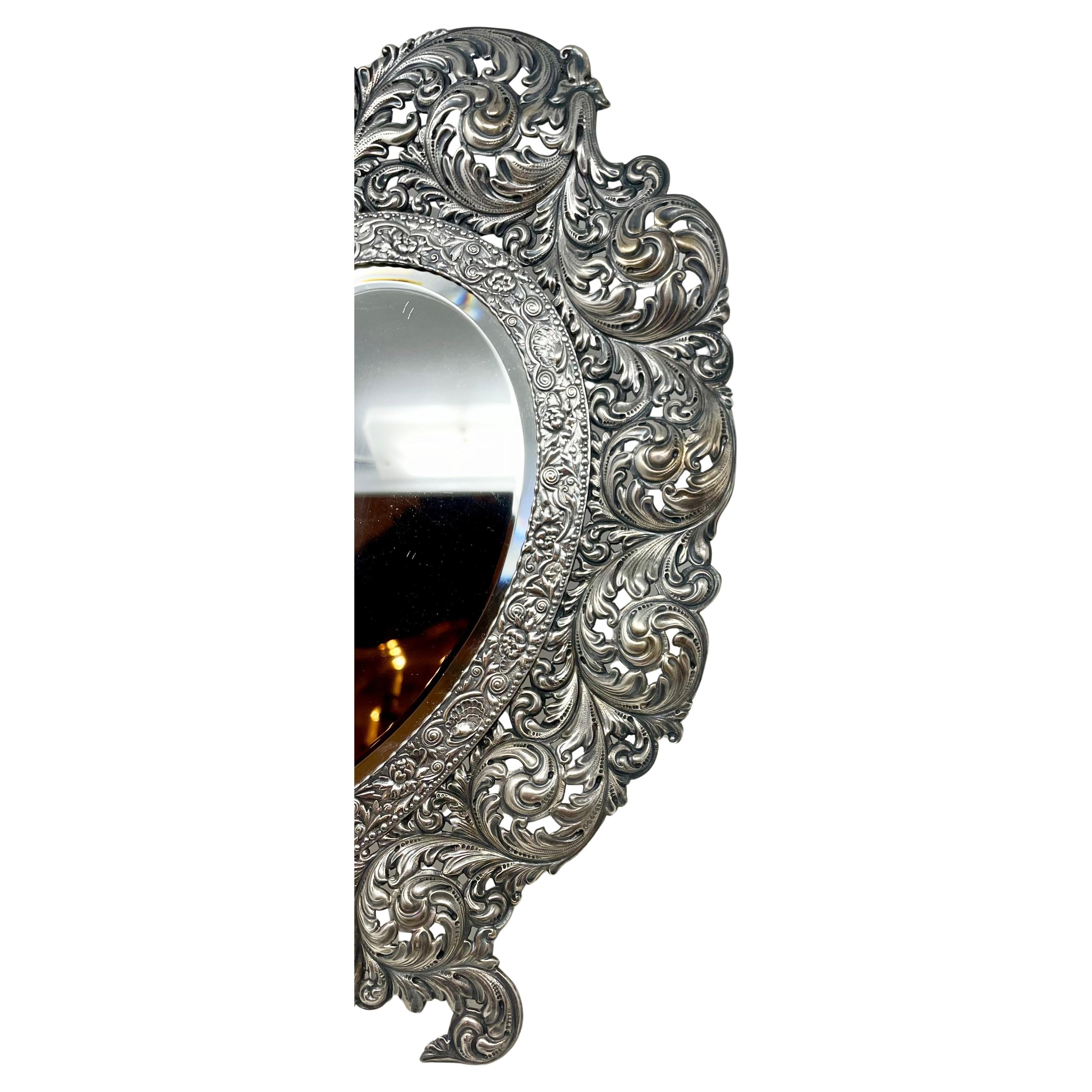 Smussato Antique Mirror American Gorham CO in argento sterling a forma di cuore e specchio smussato Circa 1890 in vendita
