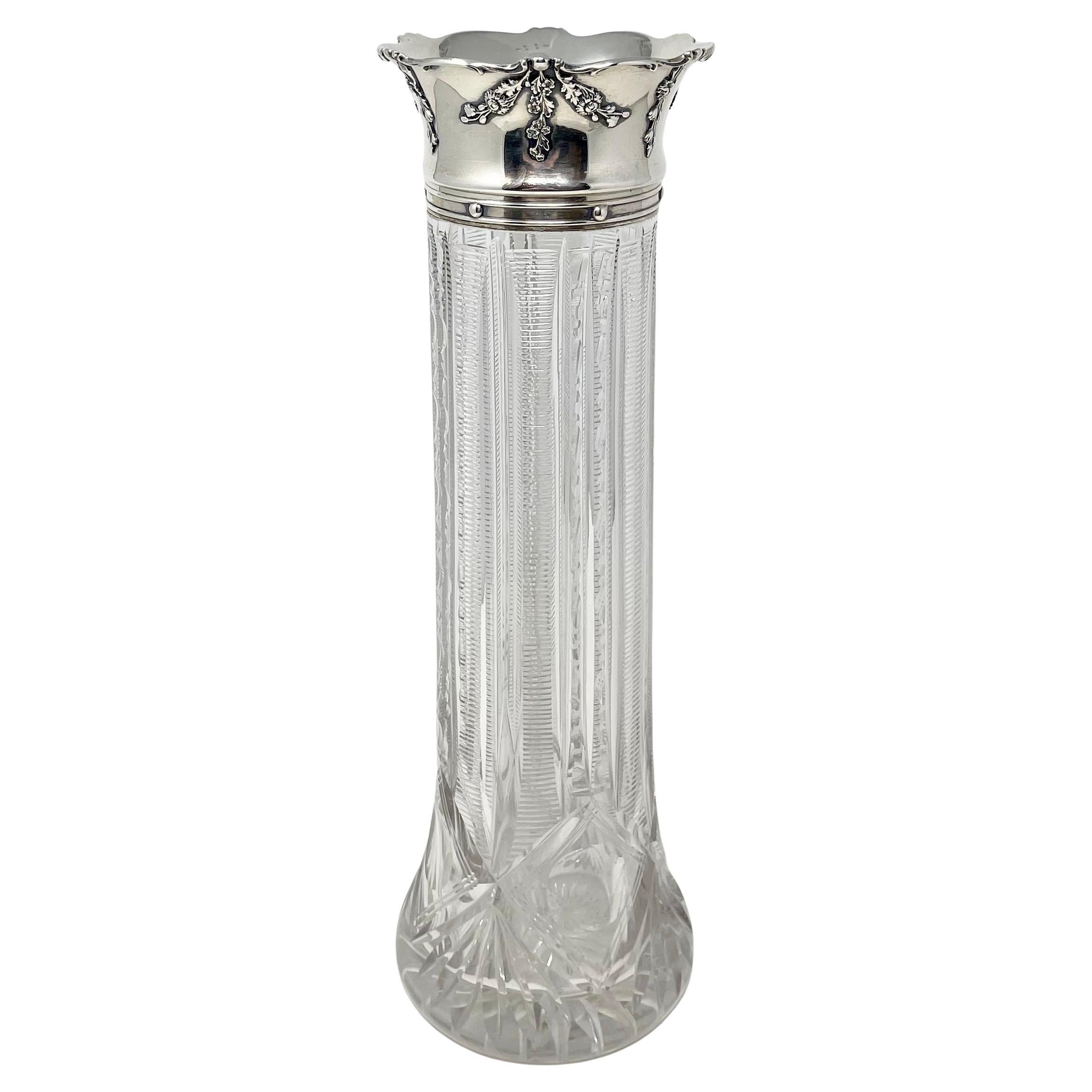 Américain Ancien vase américain « Gorham Co » en cristal taillé monté sur argent sterling, vers 1920 en vente