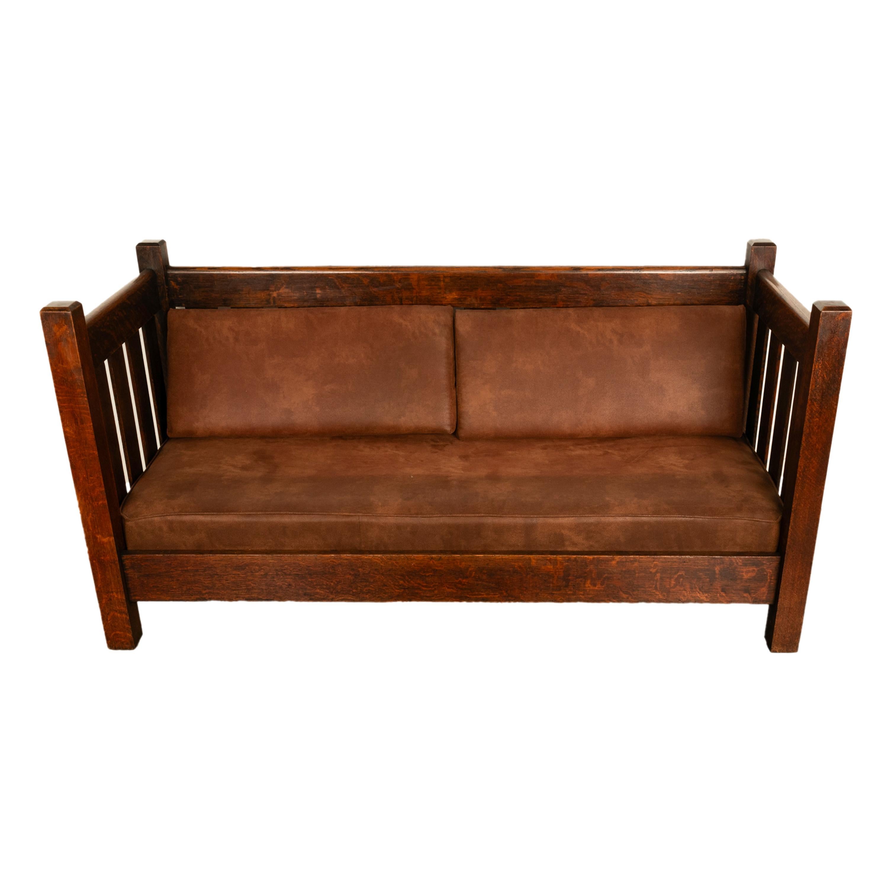Early 20th Century Antique American Gustav Stickley #173 Even Arm Mission Oak Settle Sofa 1902
