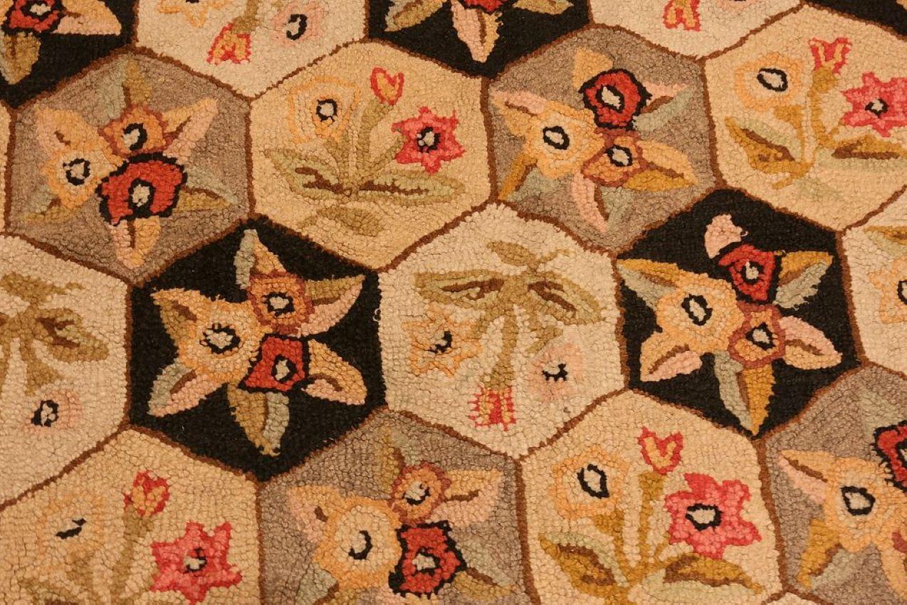 Antique American Hooked Room Size Area Rug In Good Condition For Sale In Motley, MN