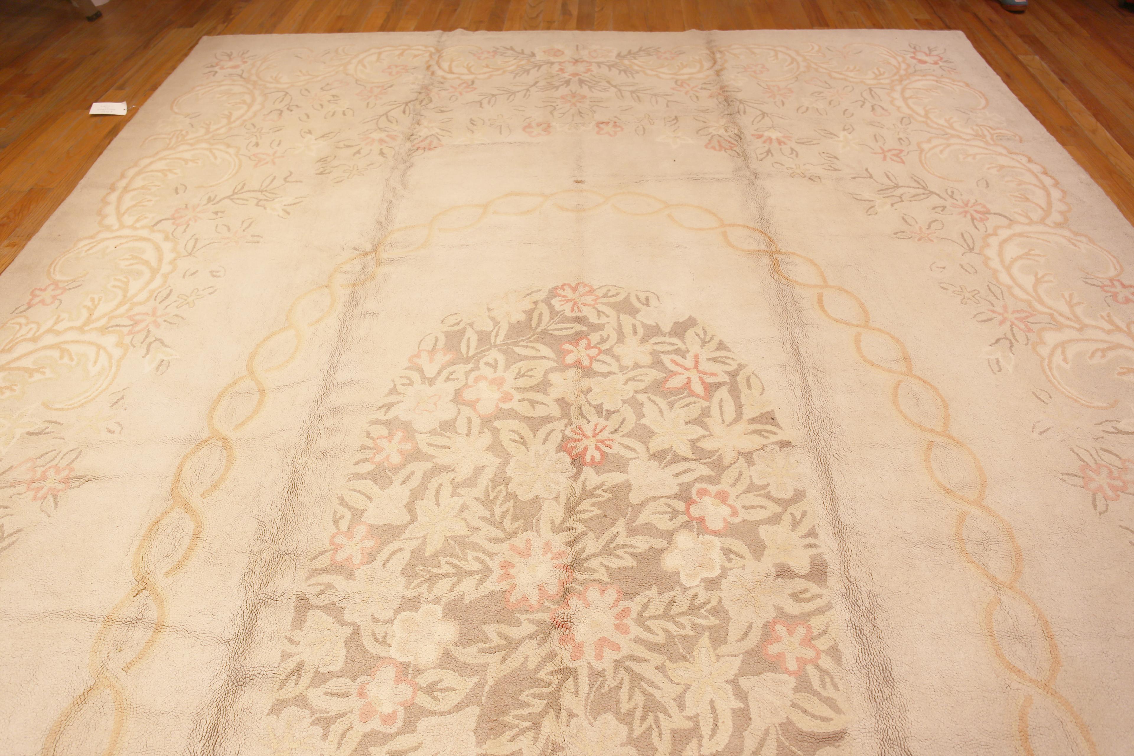 Hand-Woven Antique American Hooked Rug. 11 ft 4 in x 18 ft 2 in For Sale
