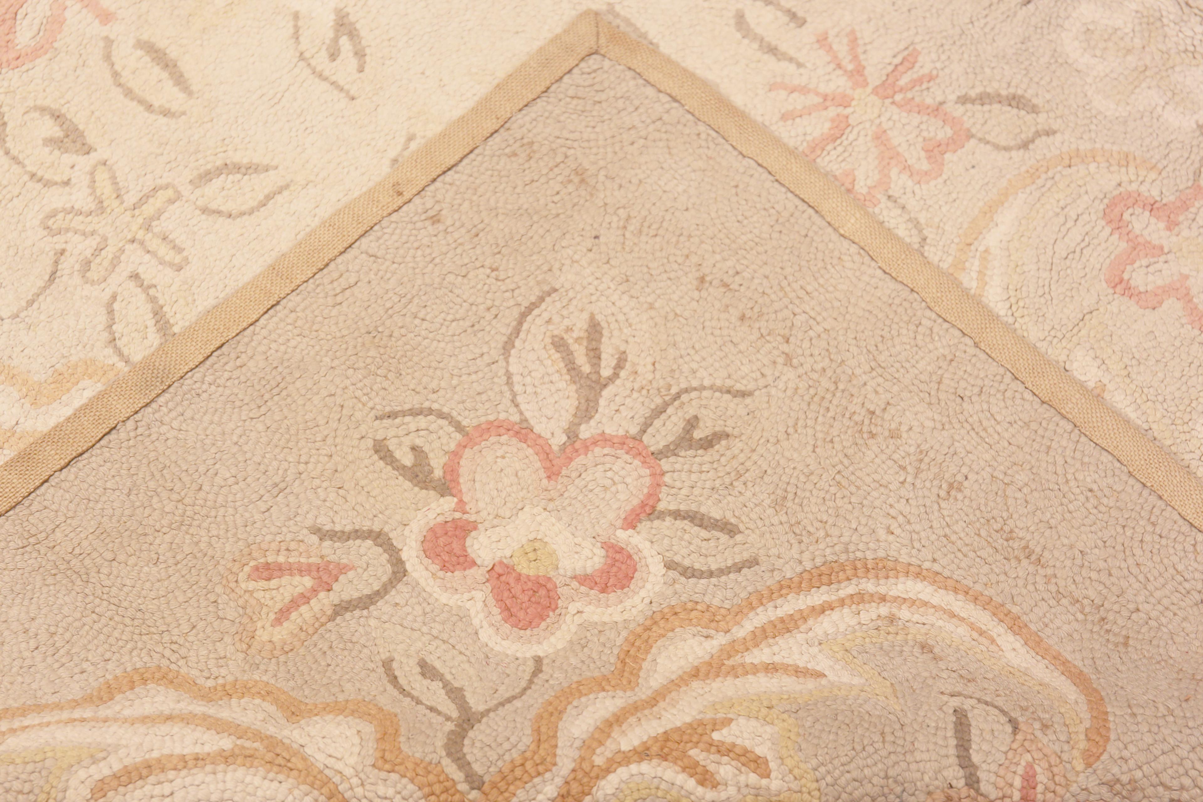 Antique American Hooked Rug. 11 ft 4 in x 18 ft 2 in In Good Condition For Sale In New York, NY