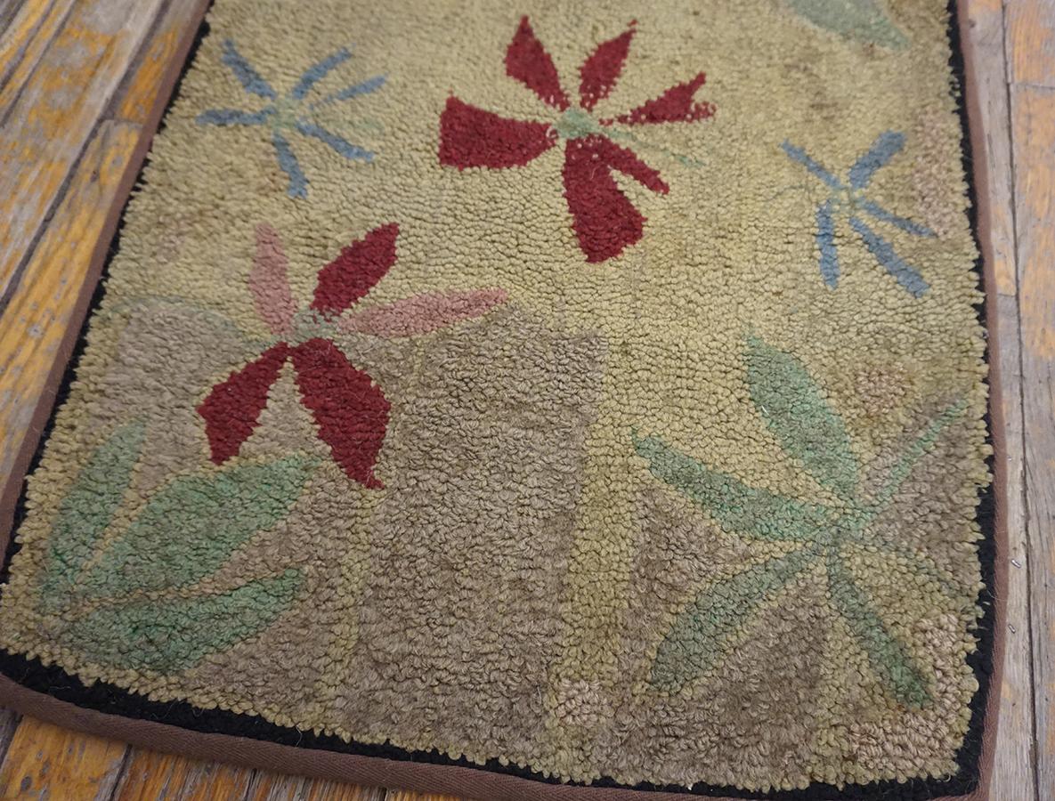 Hand-Woven 1930s American Hooked Rug ( 18