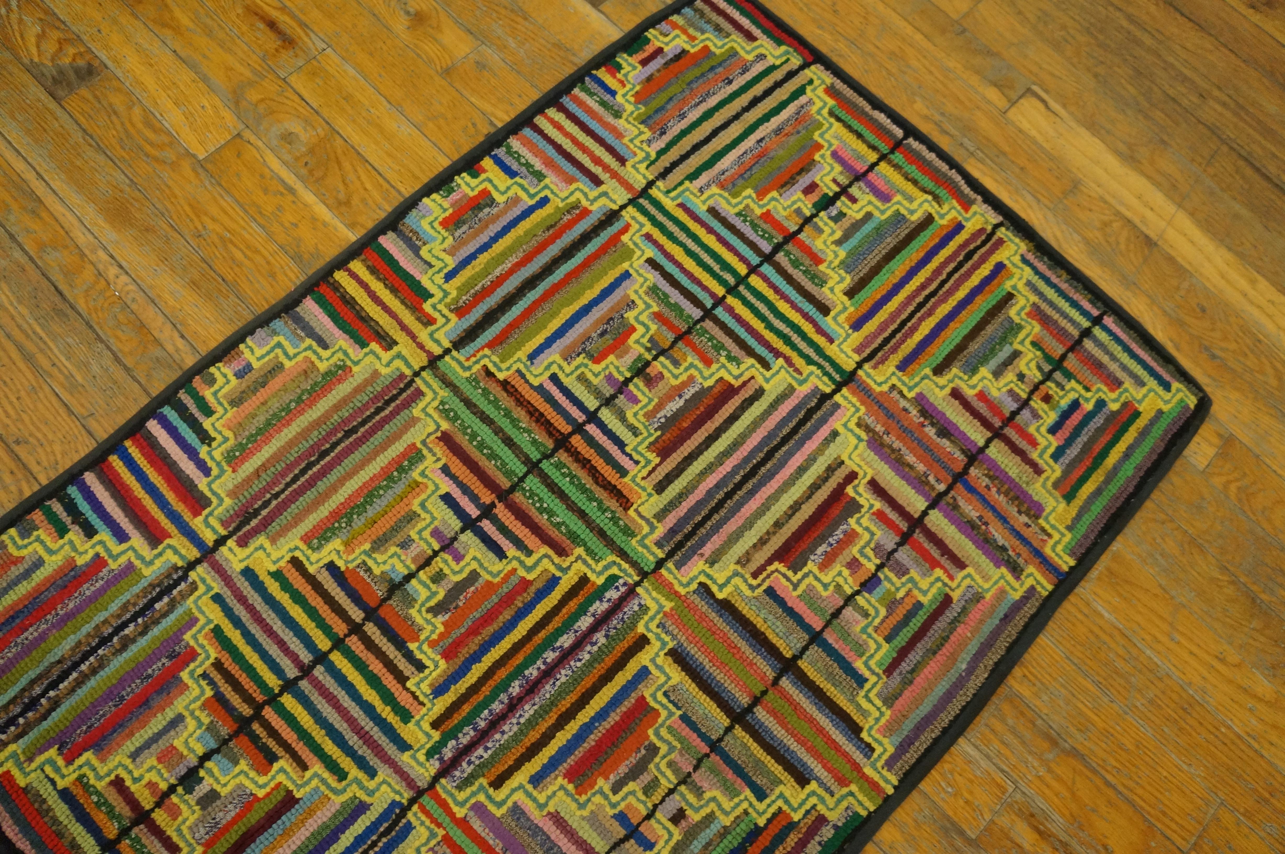 Hand-Woven 1930s American Hooked Rug ( 2' 3'' x 3' 5'' - 68 x 104 cm) For Sale
