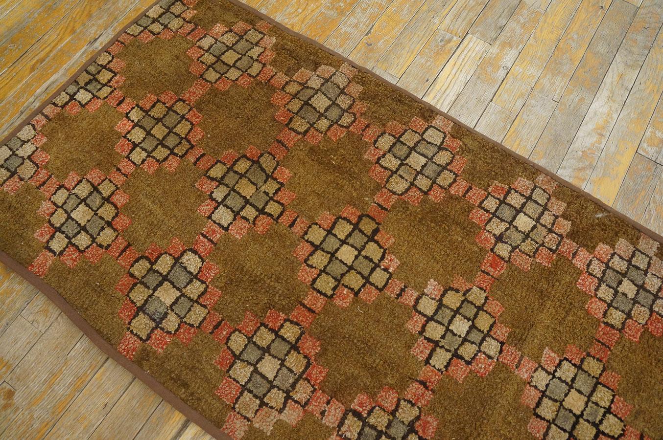 Wool Mid 20th Century American Hooked Rug ( 2' 3'' x 6' 4'' - 68 x 193 cm ) For Sale