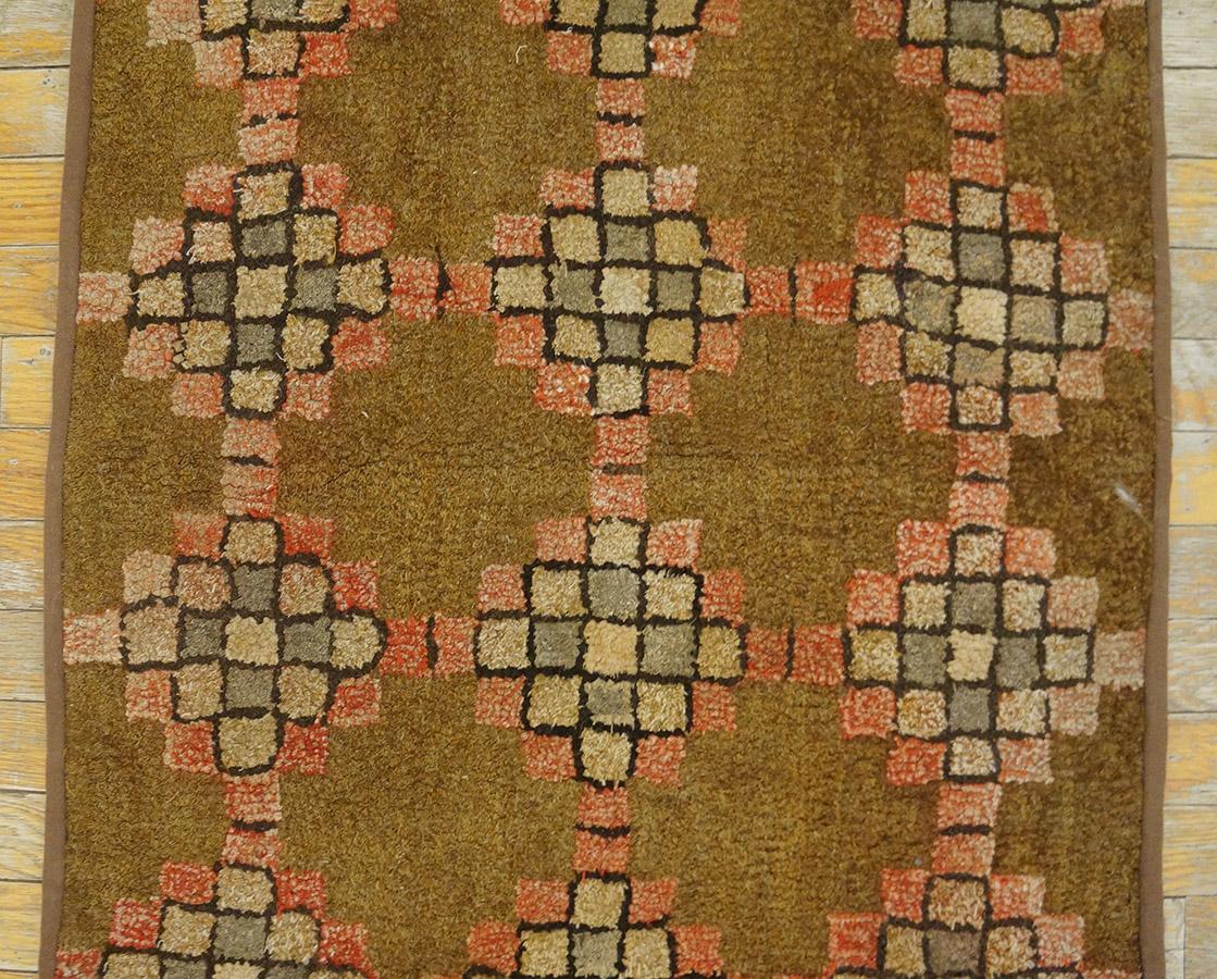 Mid 20th Century American Hooked Rug ( 2' 3'' x 6' 4'' - 68 x 193 cm ) For Sale 1