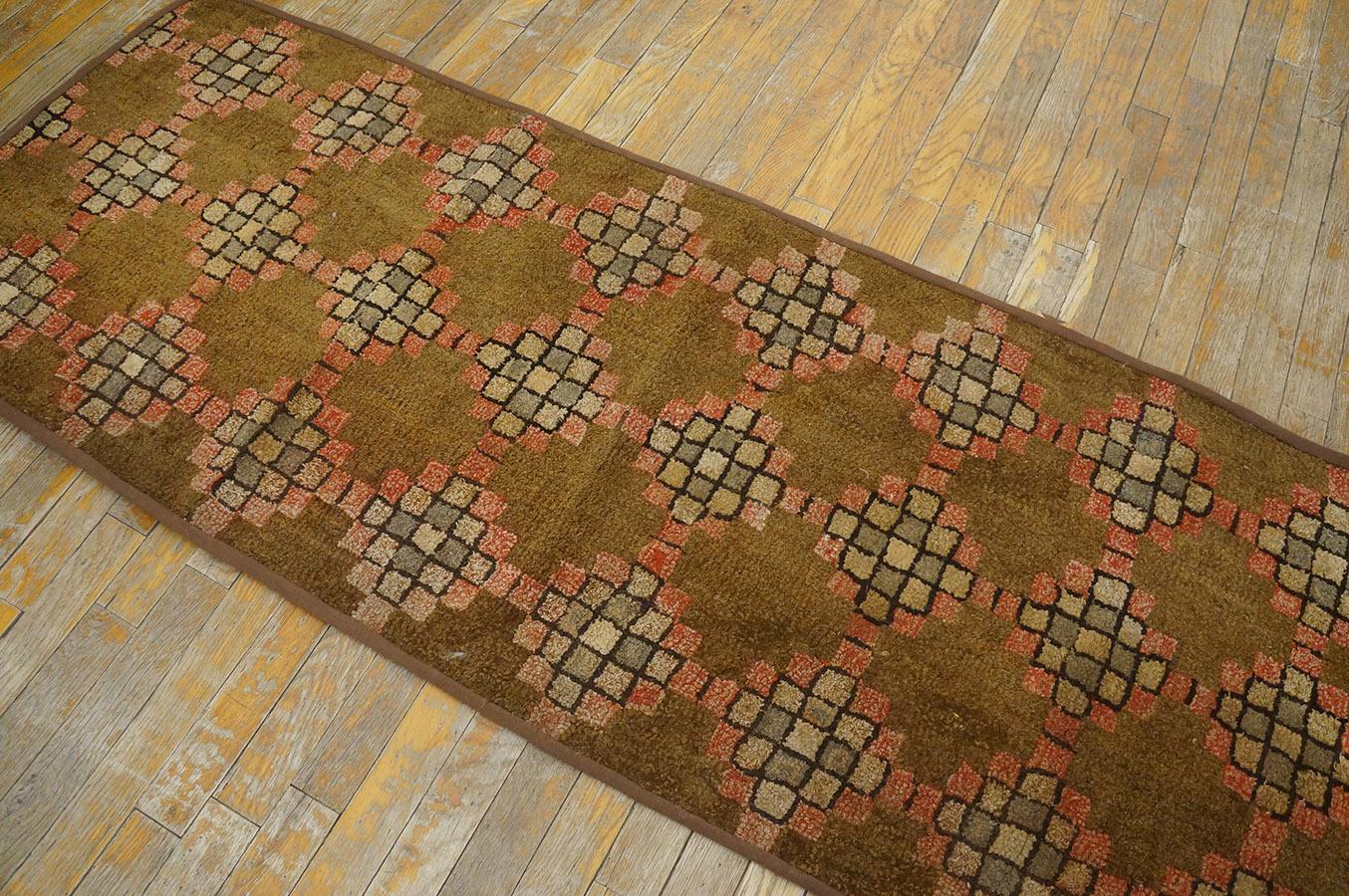 Mid 20th Century American Hooked Rug ( 2' 3'' x 6' 4'' - 68 x 193 cm ) For Sale 2