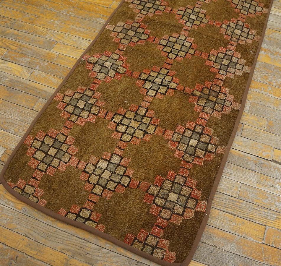 Mid 20th Century American Hooked Rug ( 2' 3'' x 6' 4'' - 68 x 193 cm ) For Sale 3