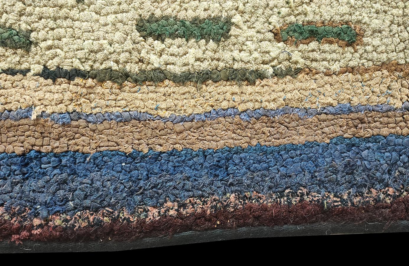 Amerikanischer Kapuzenteppich mit Kapuze aus der Mitte des 20. Jahrhunderts ( 2'4