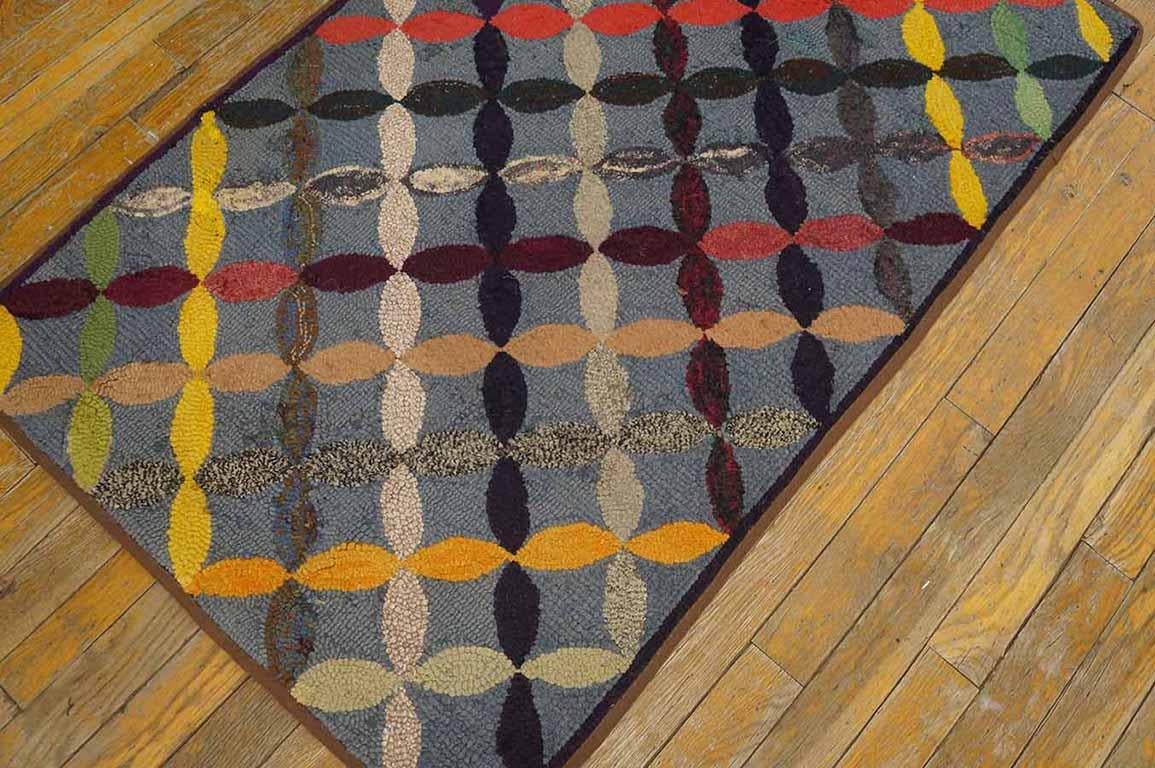 1930s American Hooked Rug ( 2' 4'' x 3' 7'' - 72 x 110 cm ) For Sale 2
