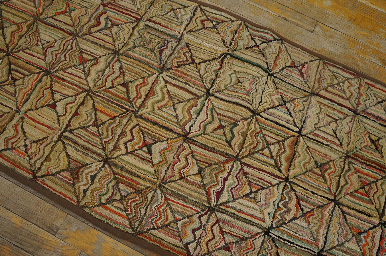 Tapis à capuche américain ancien de 2' 4'' x 6' 6'' pouces 3