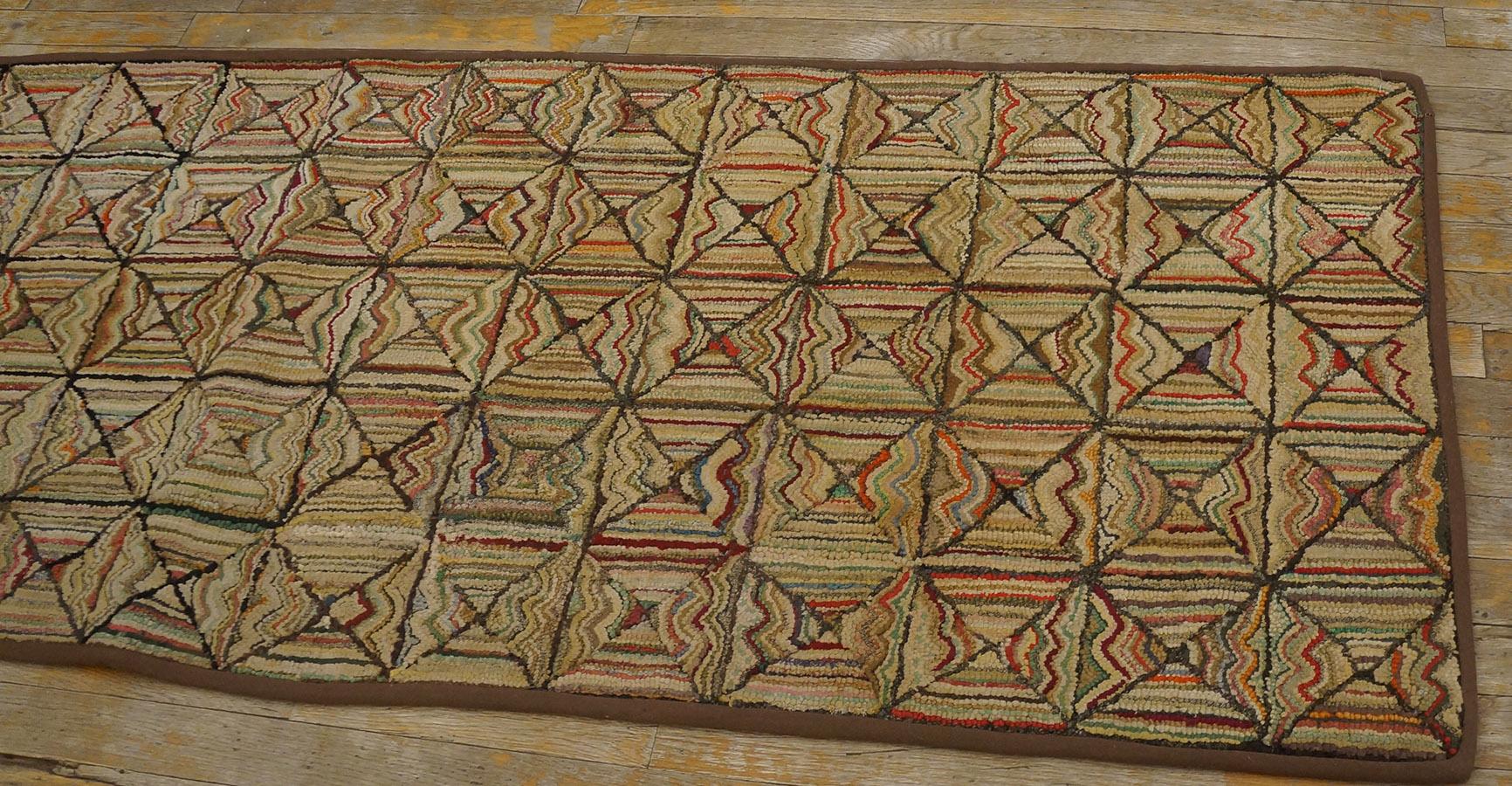 Américain Tapis à capuche américain ancien de 2' 4'' x 6' 6'' pouces