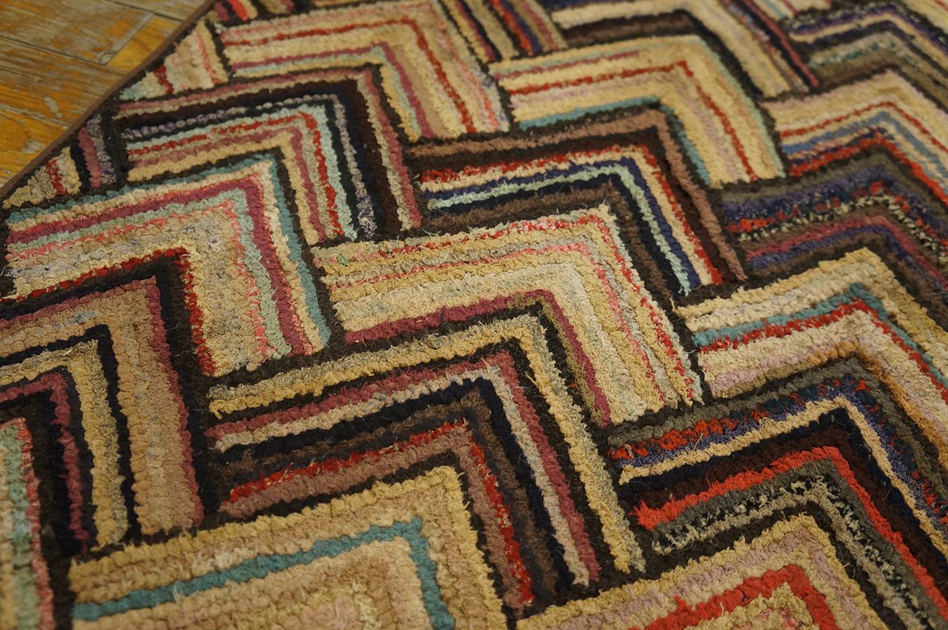Early 20th Century American Hooked Rug ( 2' 7'' x 4' 6'' - 78 x 137 cm ) For Sale 5